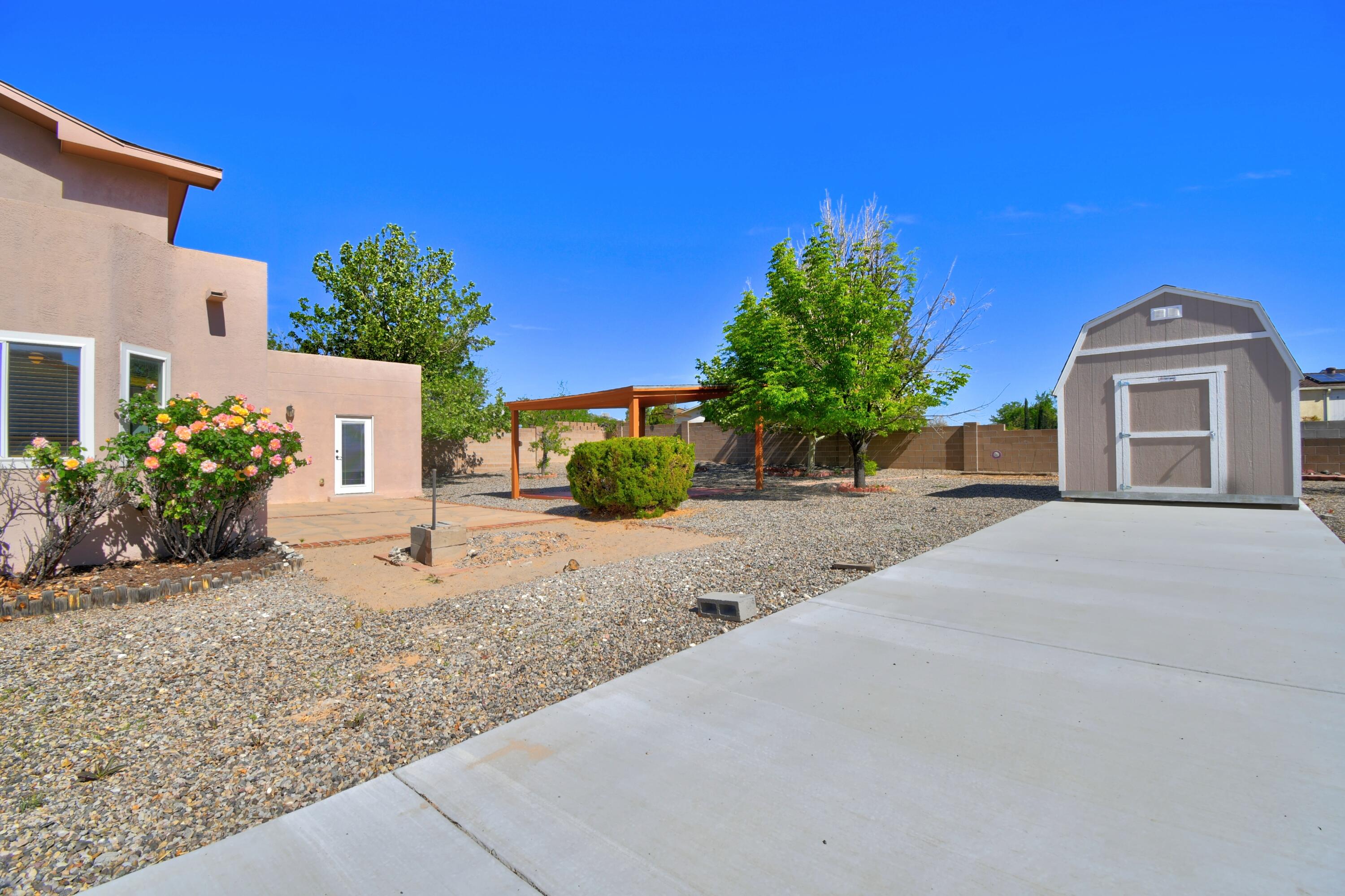 Photo 3 — 2524 Manzano Loop NE