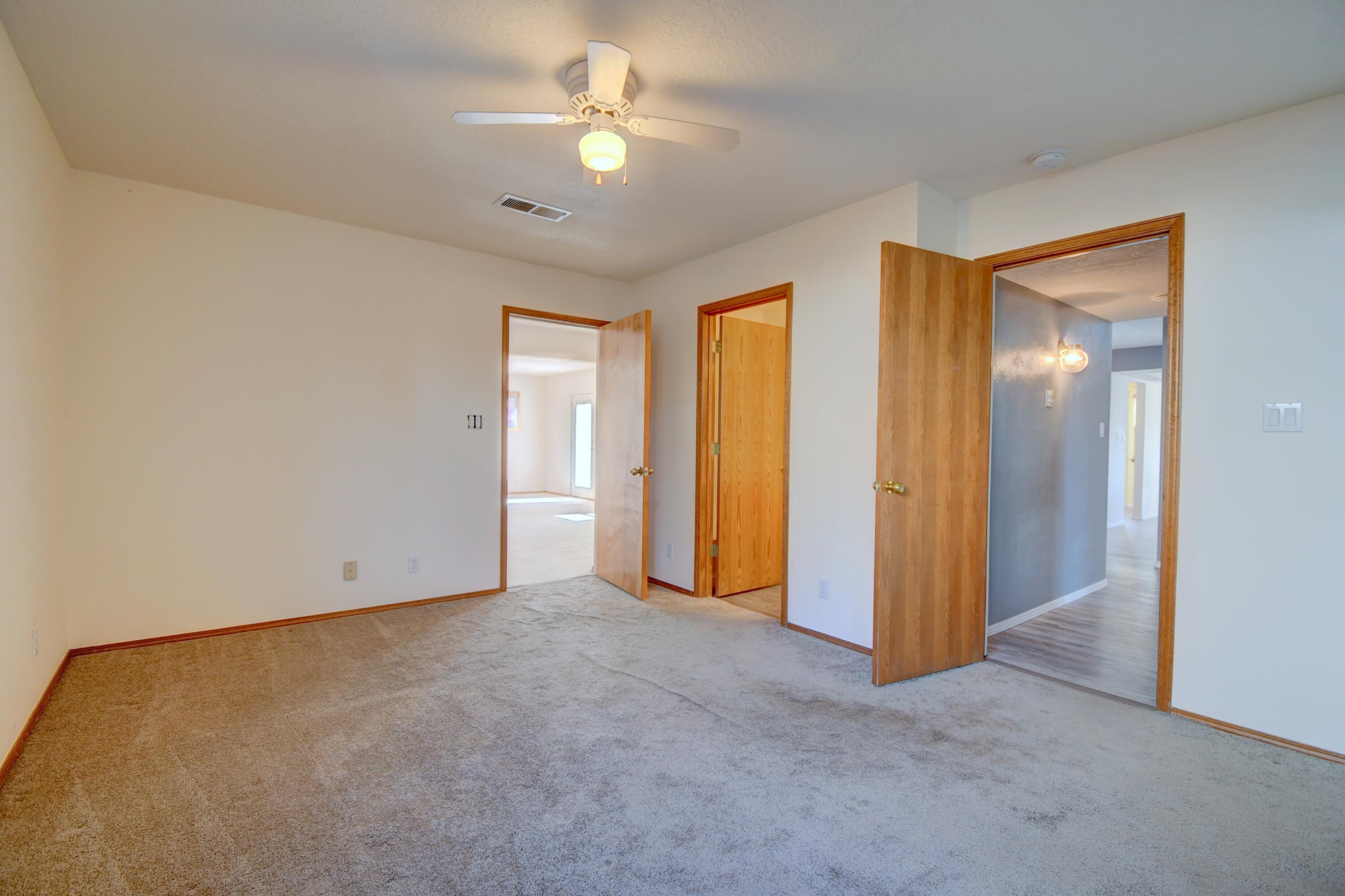 Photo 14 — 2524 Manzano Loop NE