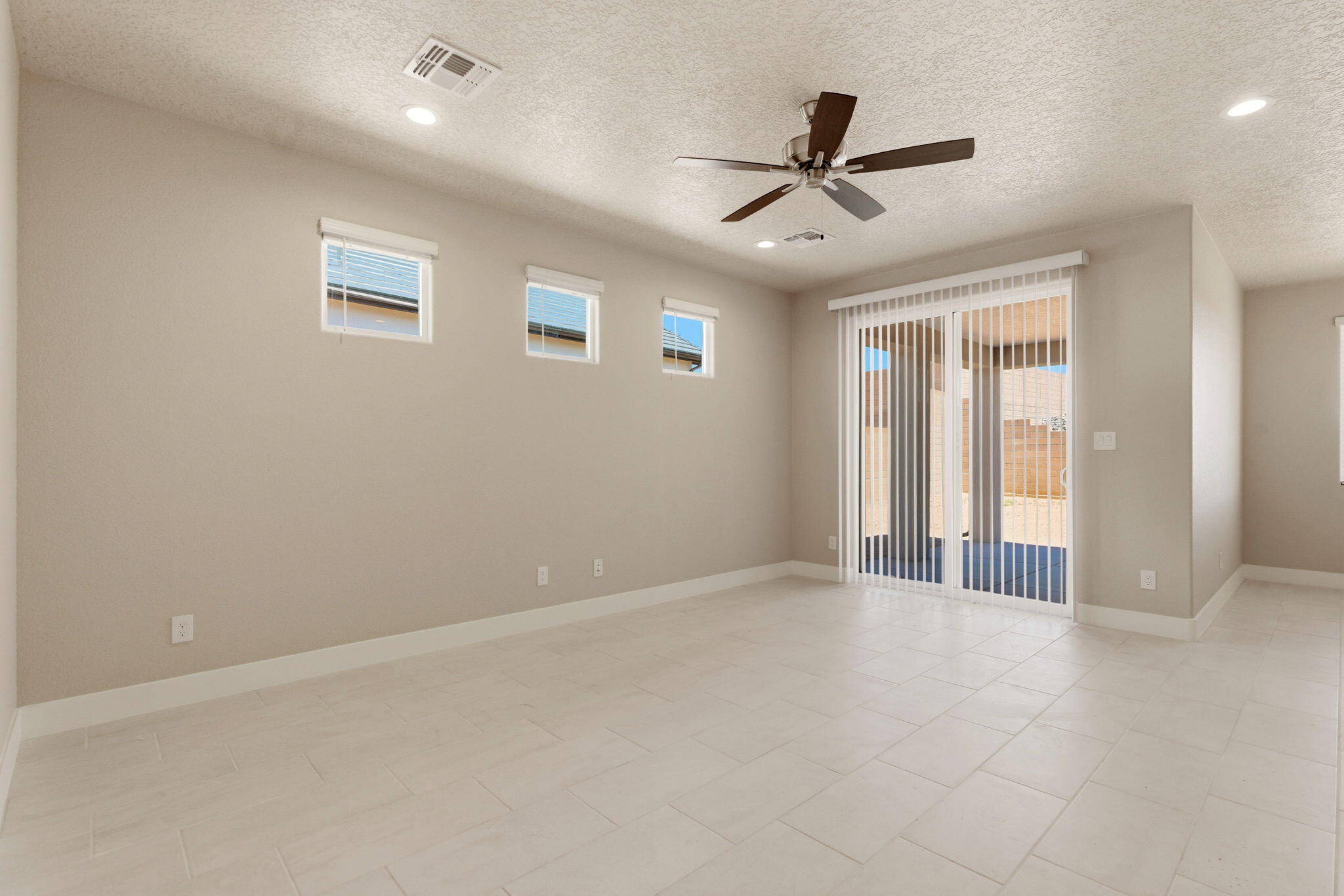 Photo 2 — 4305 Mountain Trail Loop NE