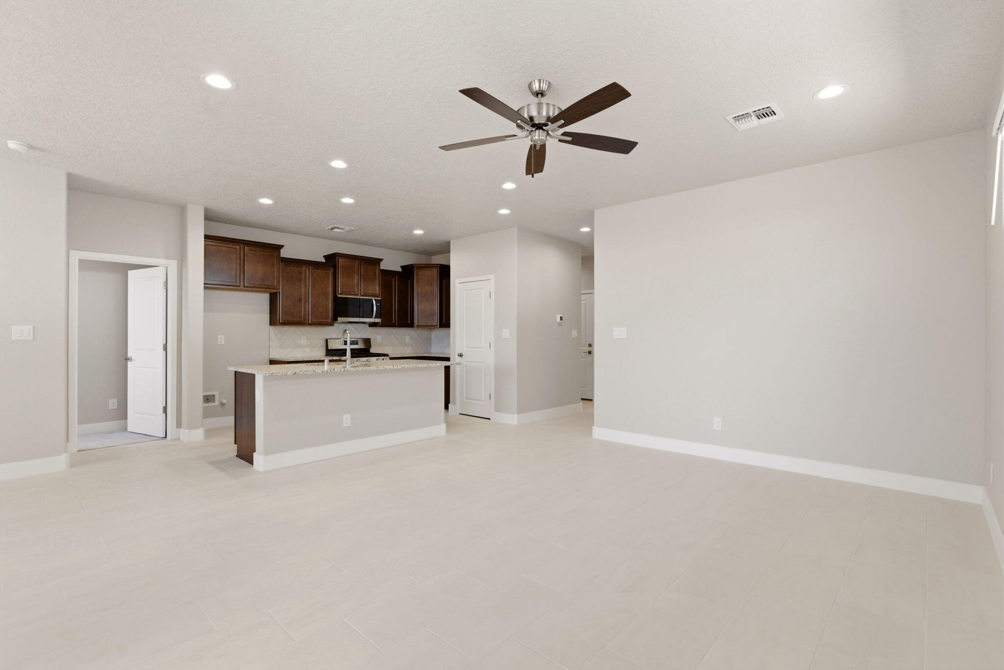 Photo 3 — 4305 Mountain Trail Loop NE