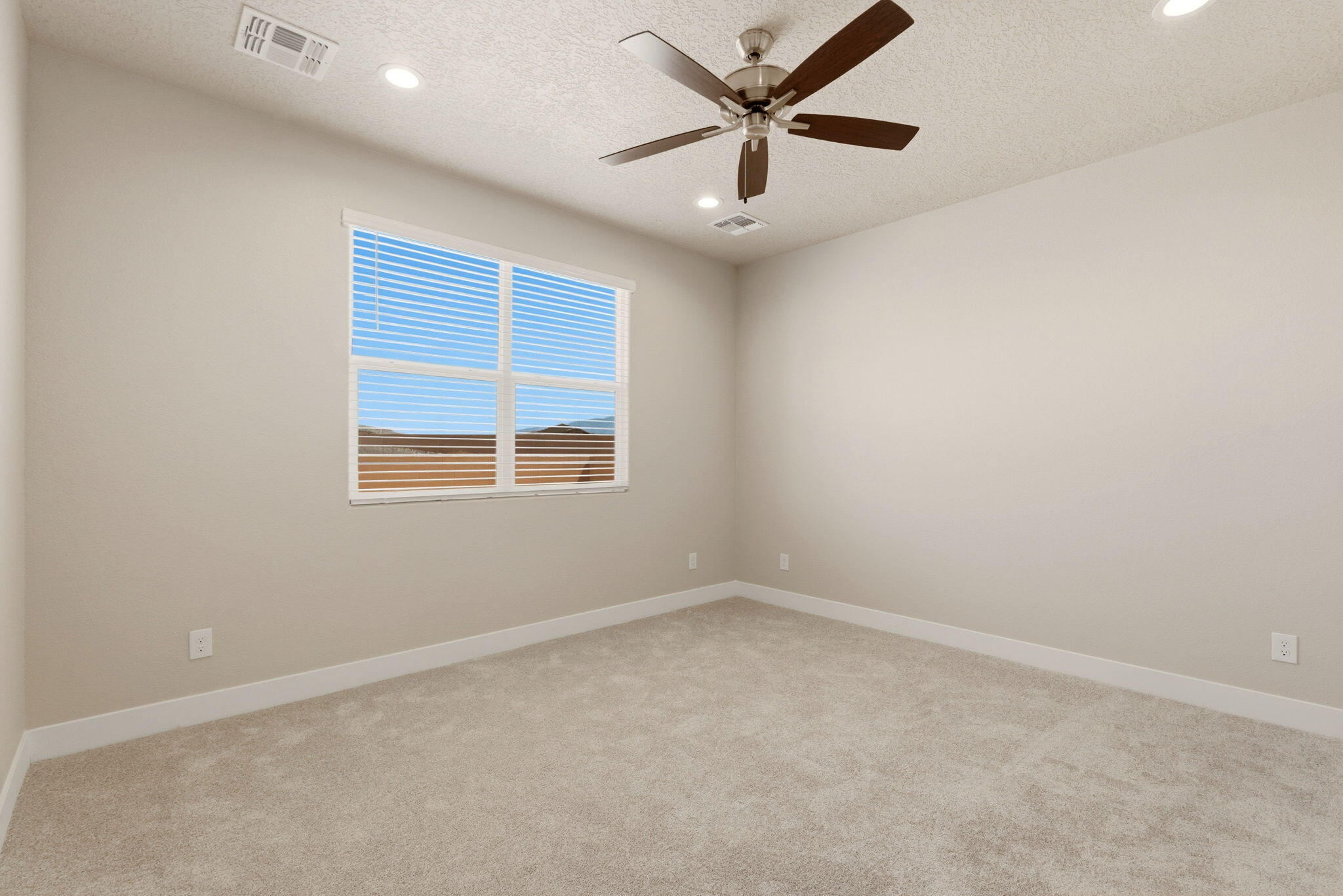 Photo 10 — 4305 Mountain Trail Loop NE