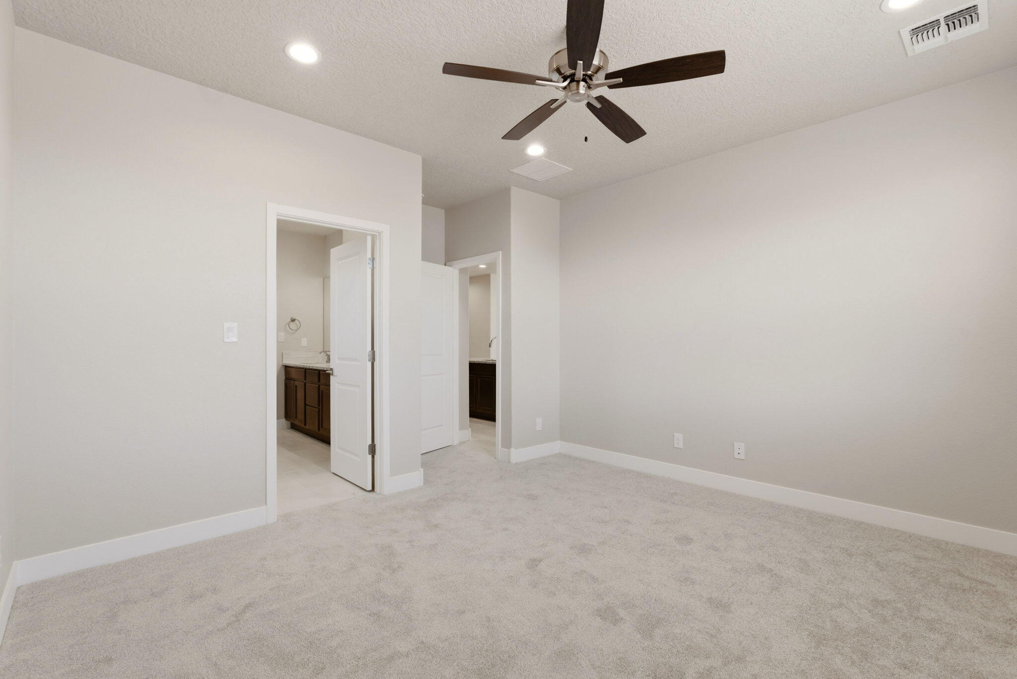 Photo 13 — 4305 Mountain Trail Loop NE