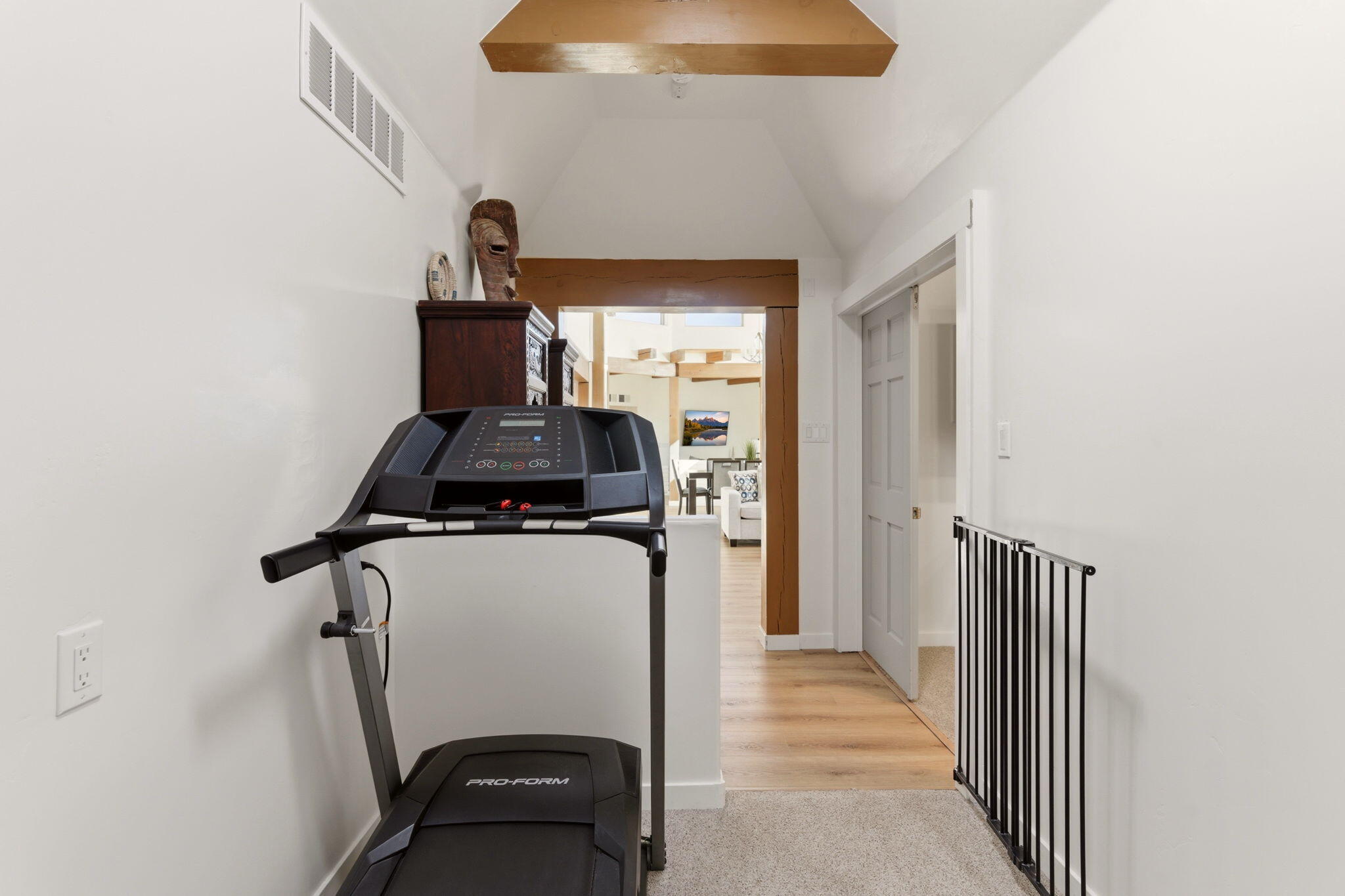 Photo 13 — 1724 Quail Run Court NE