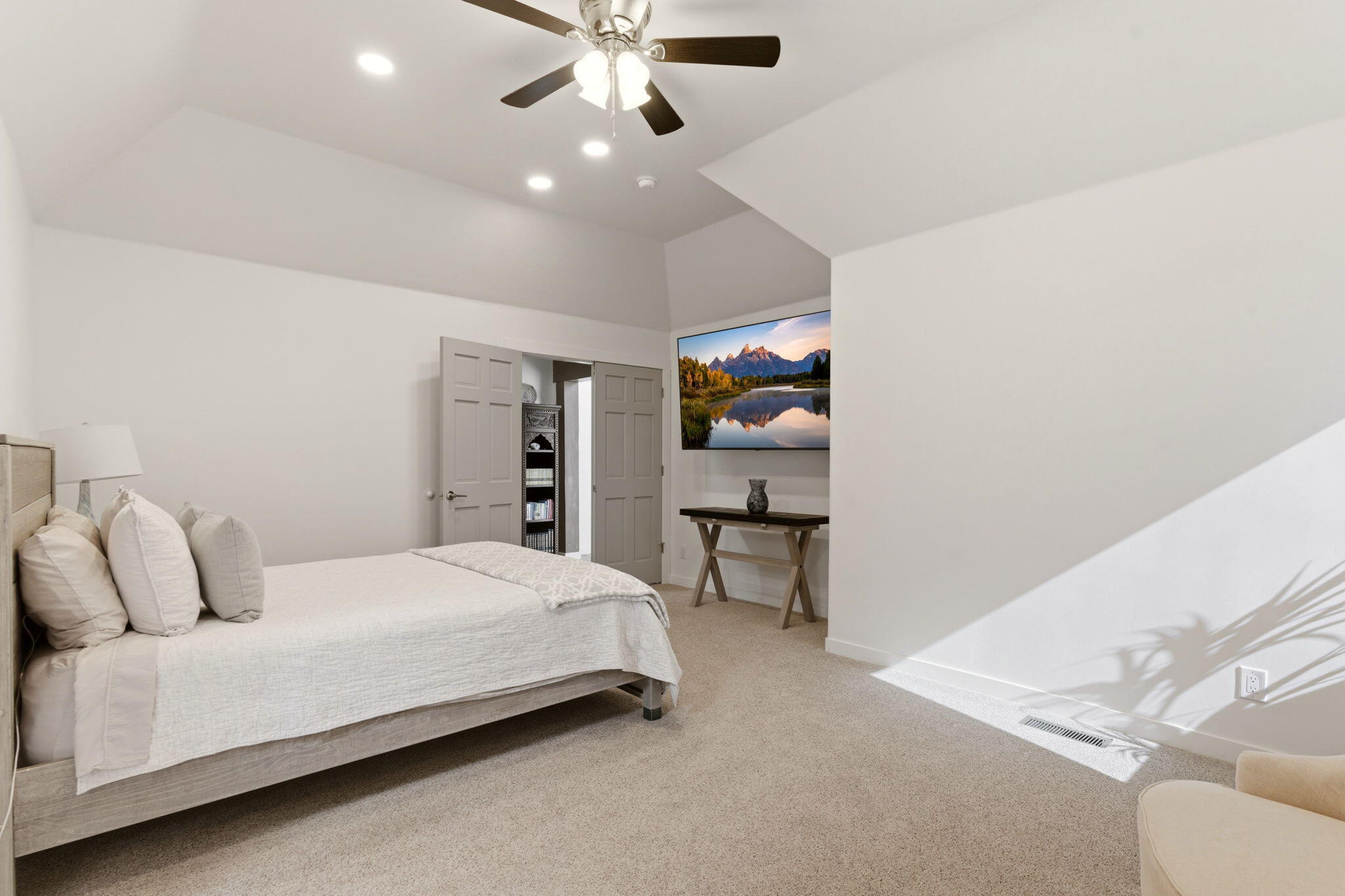 Photo 15 — 1724 Quail Run Court NE