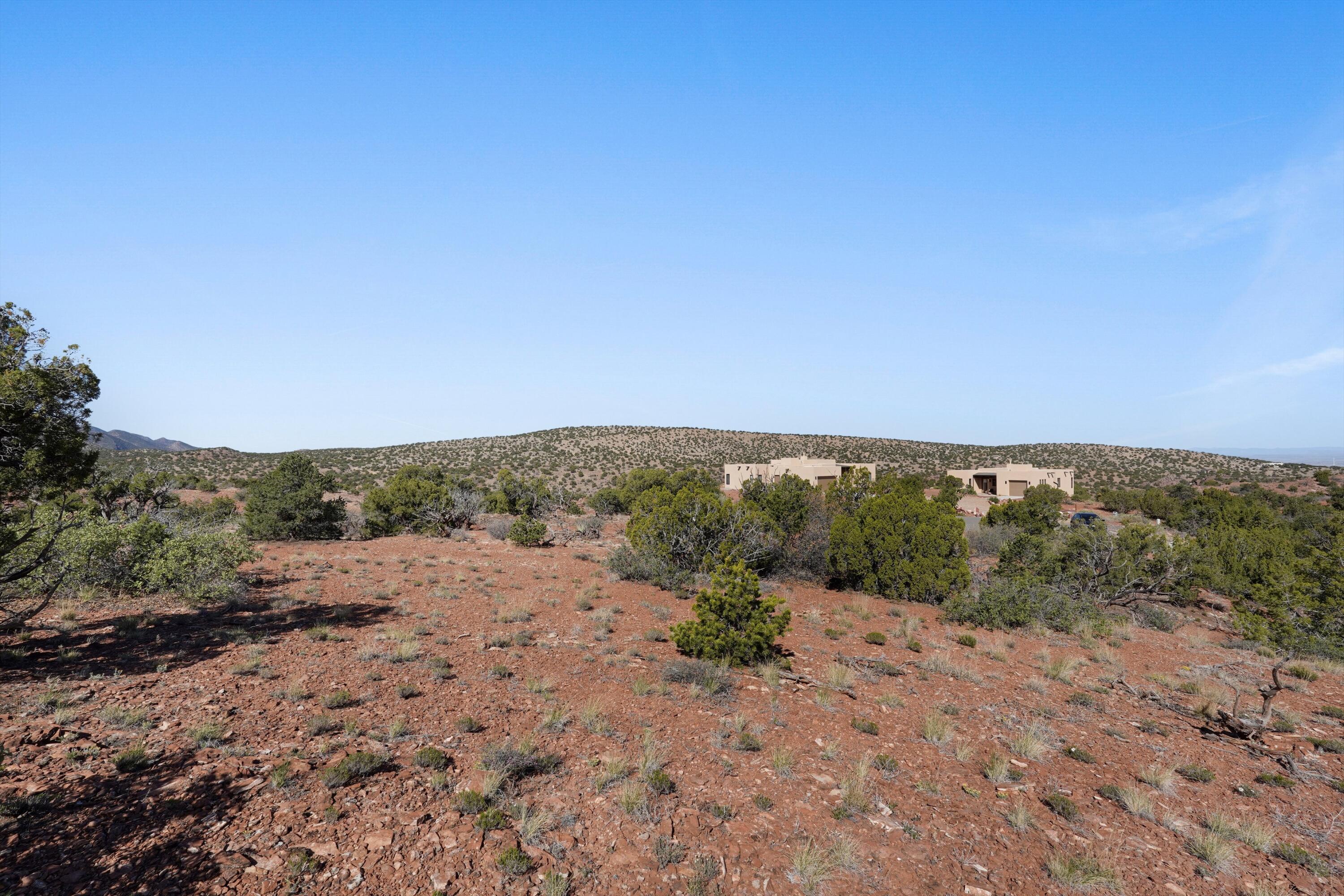 Photo 4 — 302 Moonlight Ridge Road