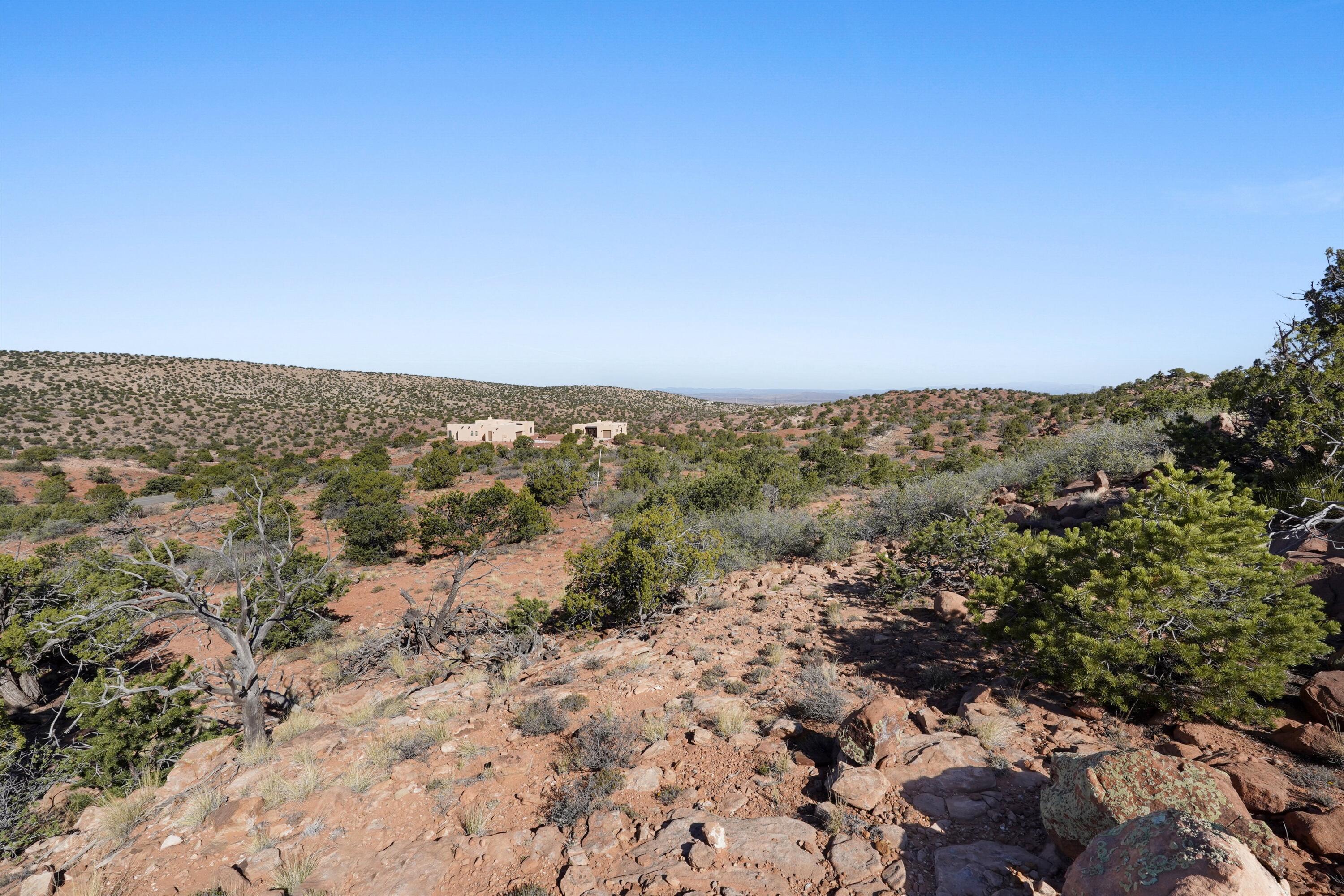 Photo 9 — 302 Moonlight Ridge Road
