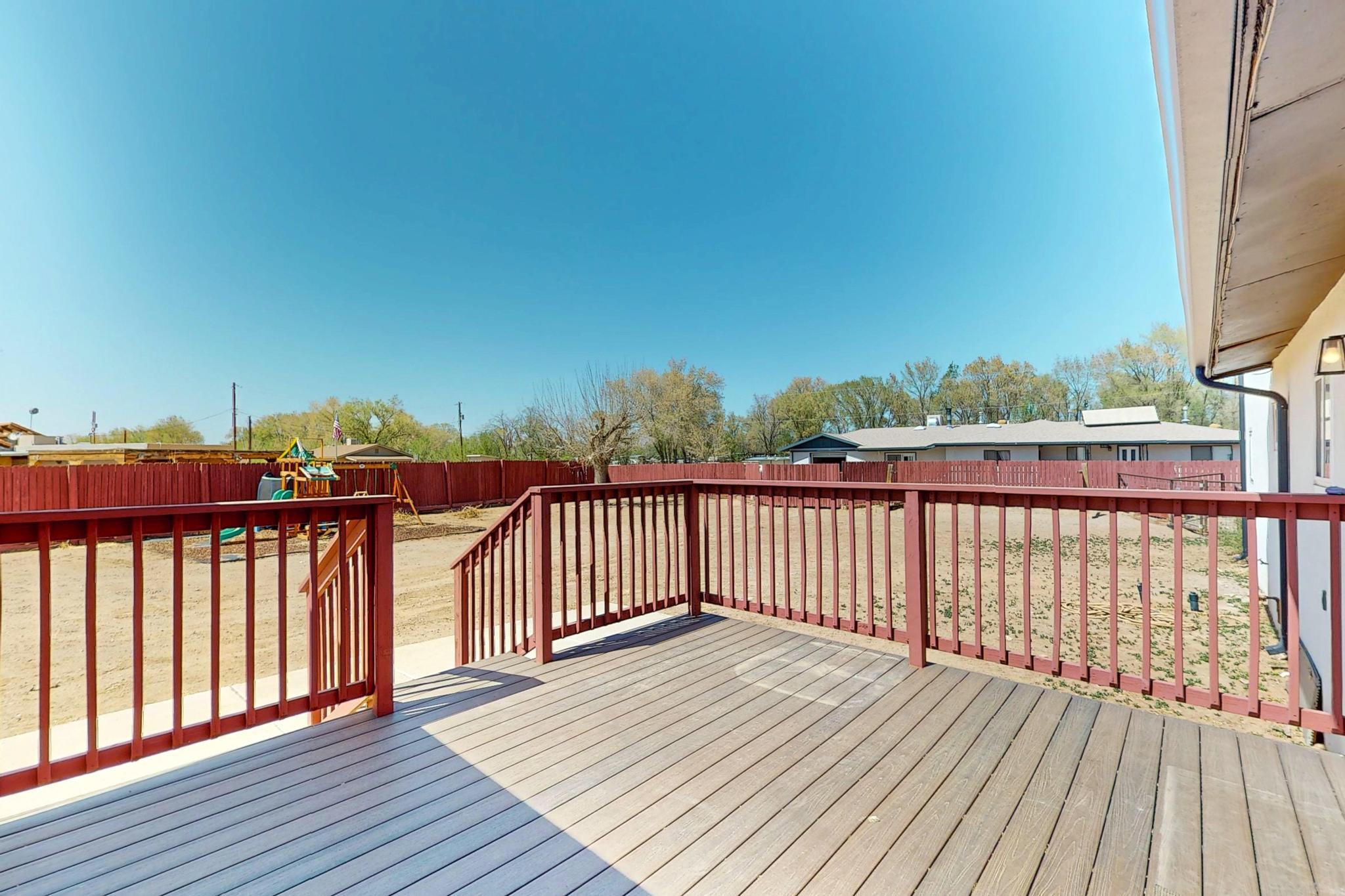 Photo 19 — 9207 Edith Boulevard NE