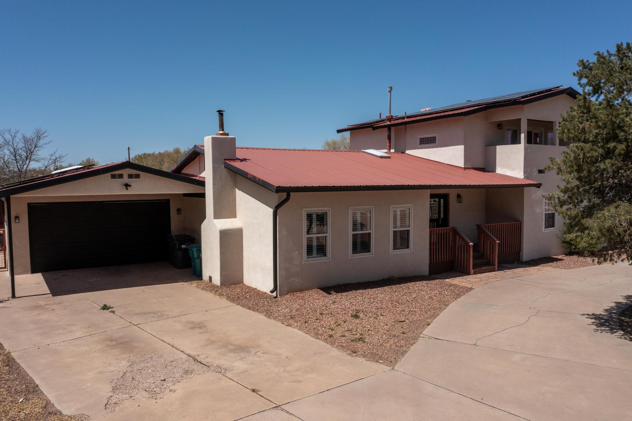 Photo 3 — 9207 Edith Boulevard NE