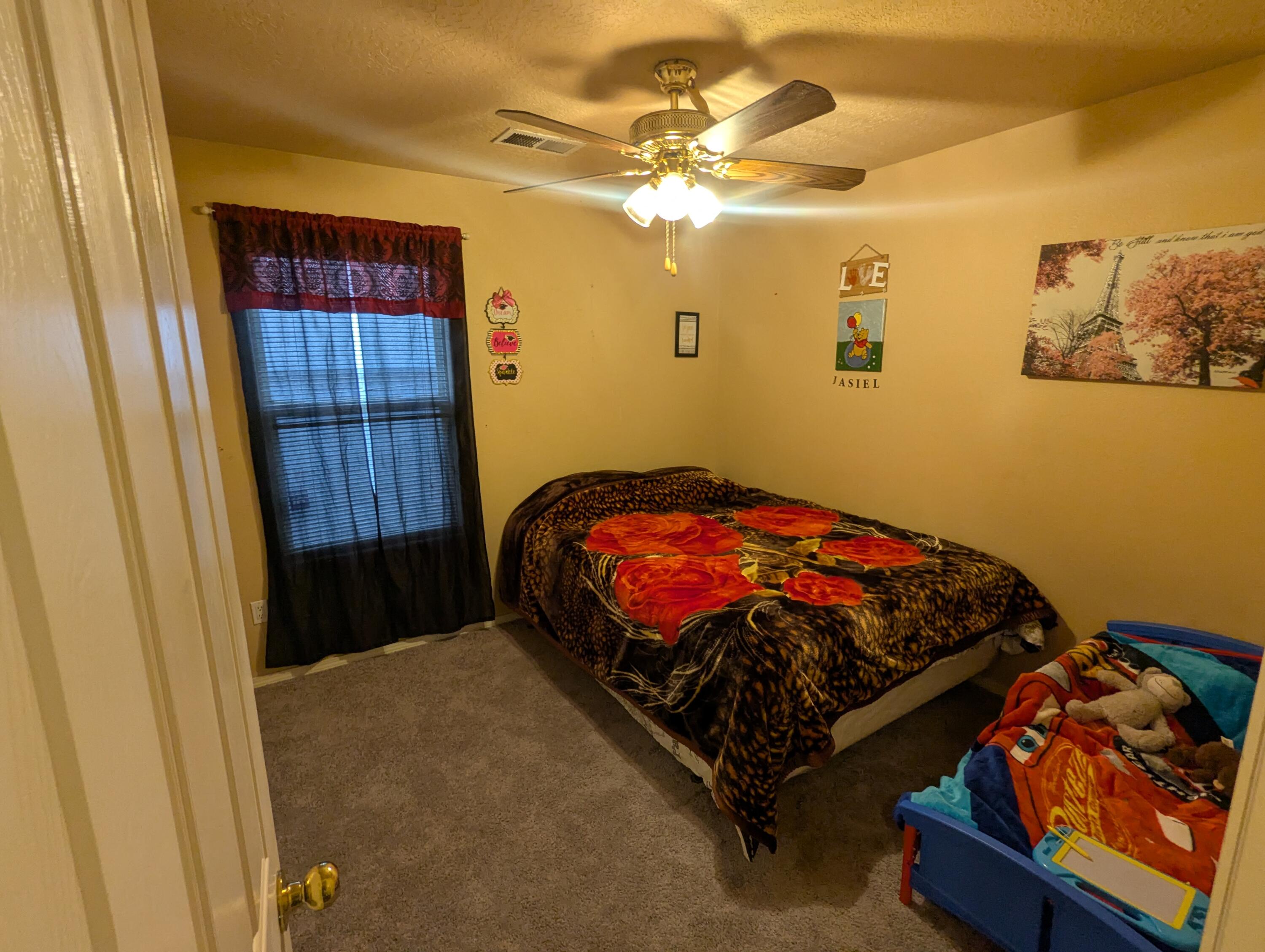 Photo 8 — 636 Escavada Street SW