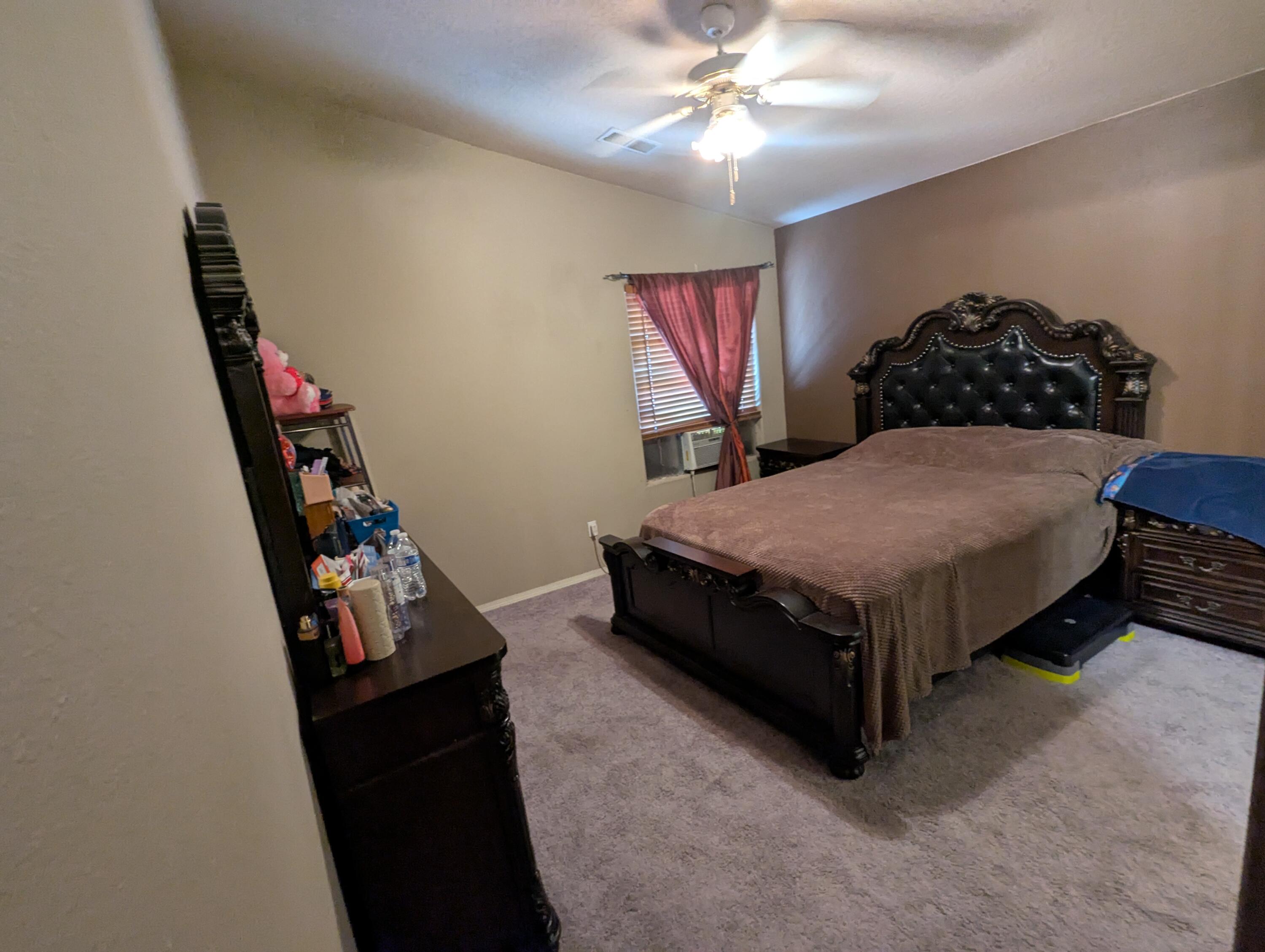 Photo 11 — 636 Escavada Street SW