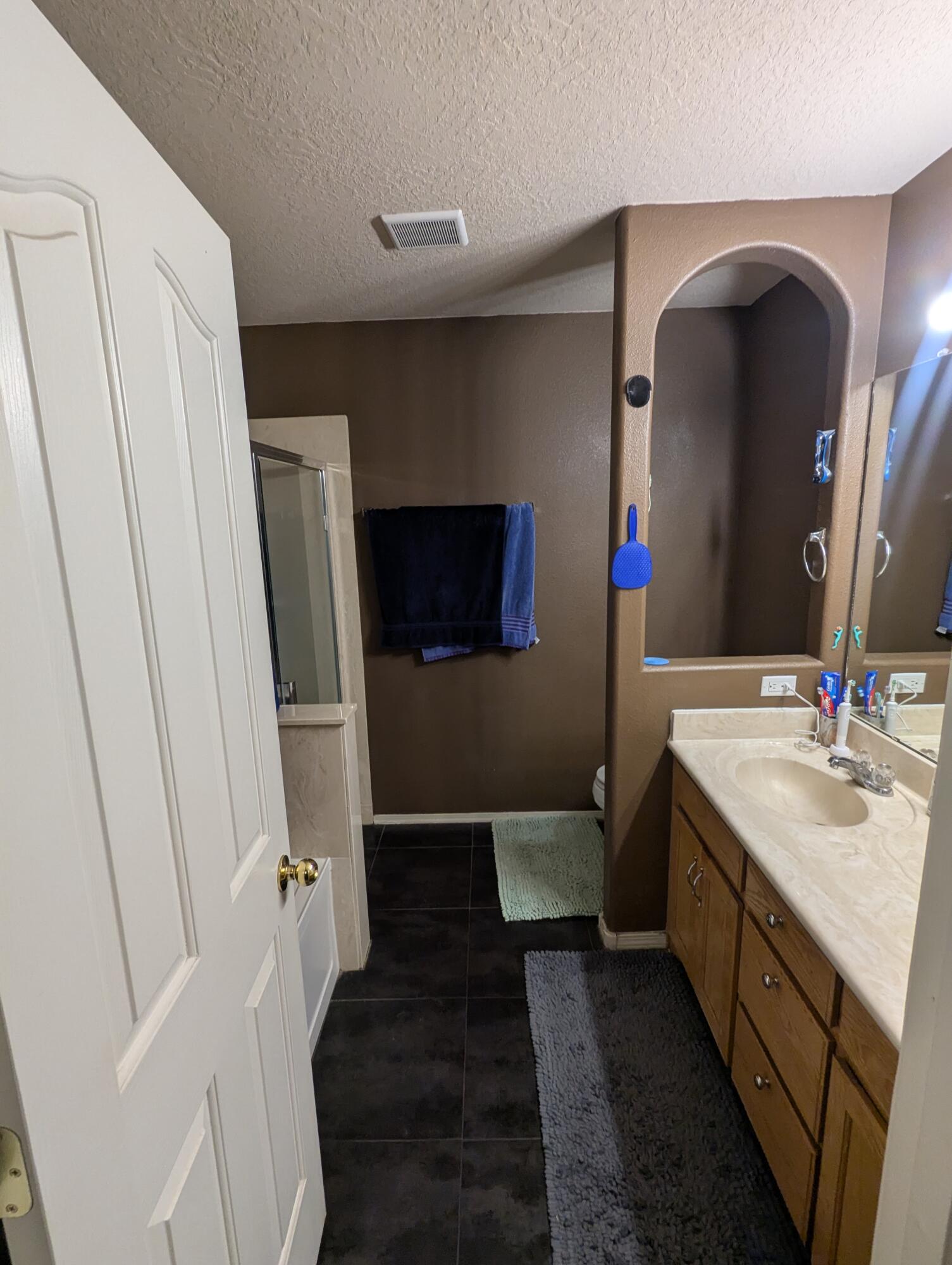 Photo 14 — 636 Escavada Street SW