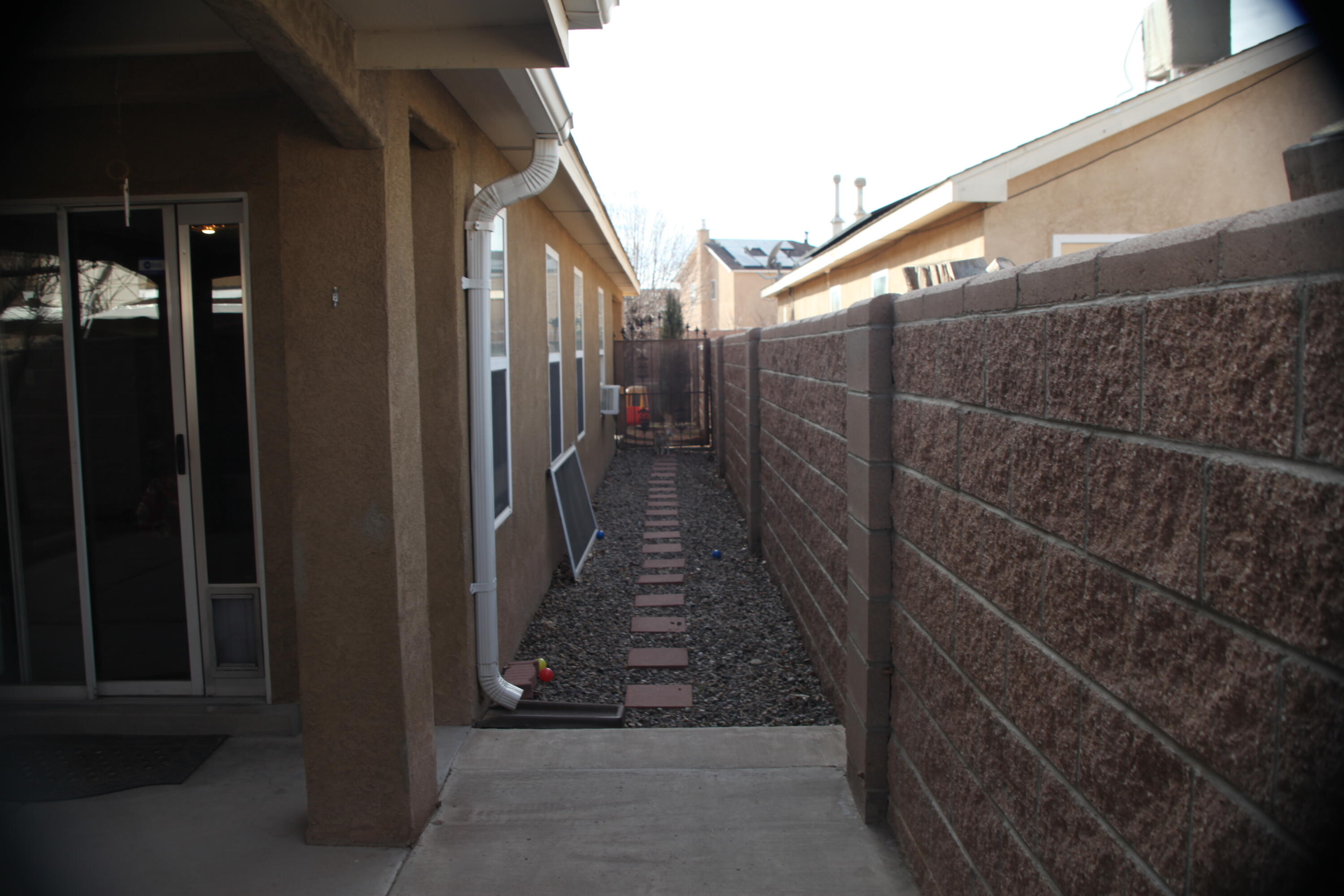 Photo 17 — 636 Escavada Street SW