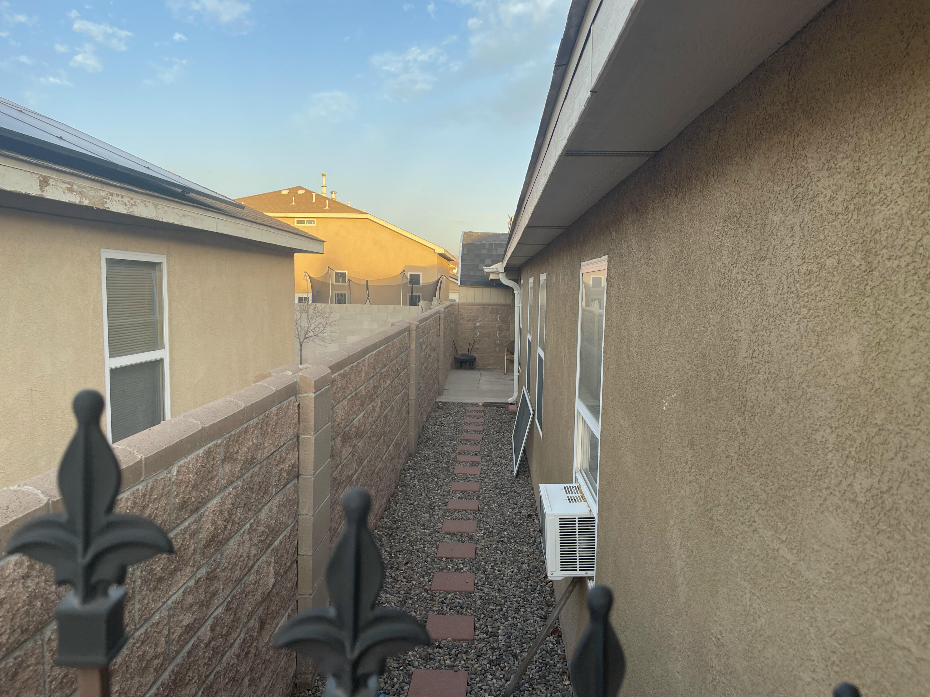 Photo 18 — 636 Escavada Street SW