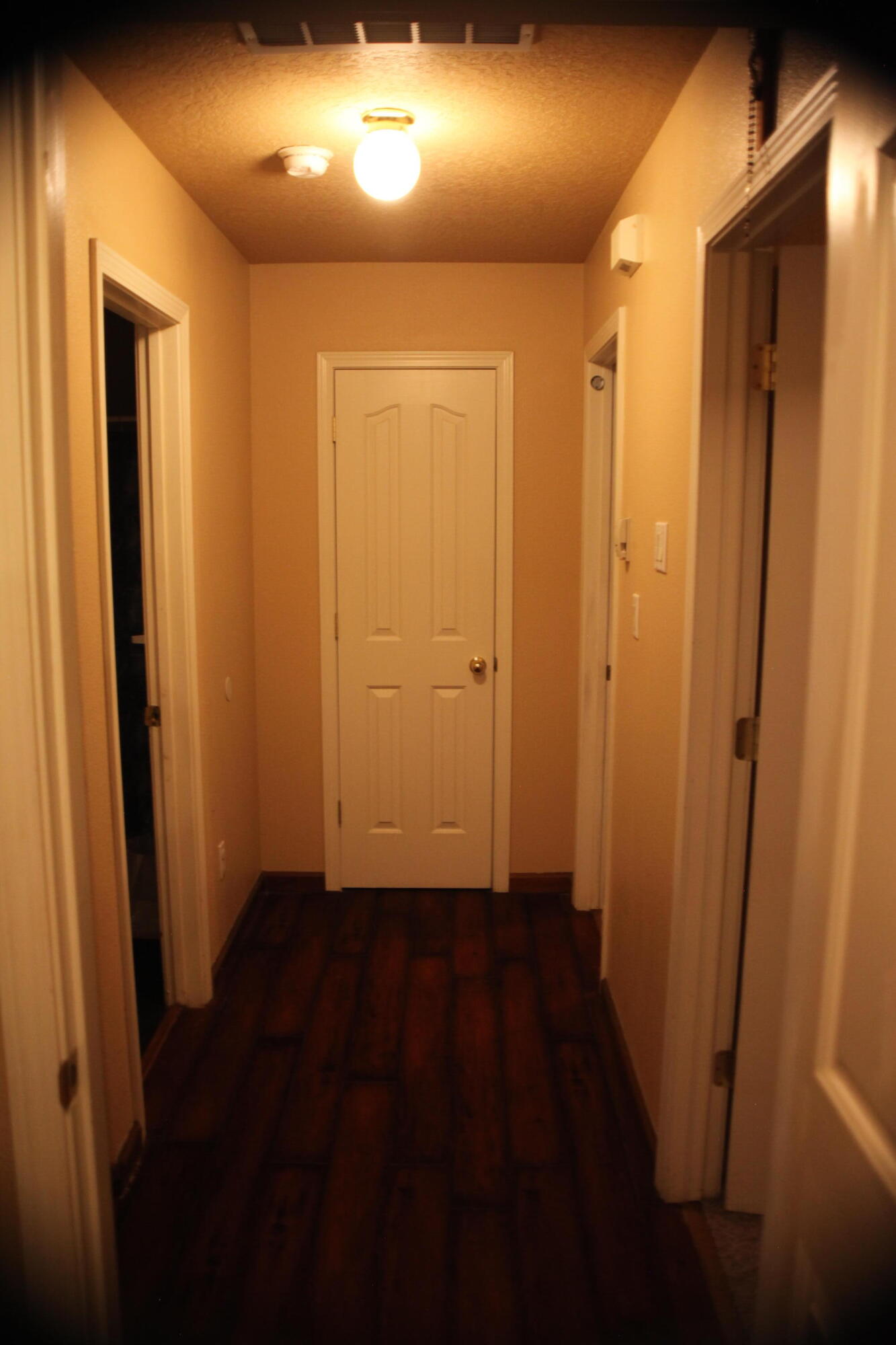 Photo 5 — 636 Escavada Street SW