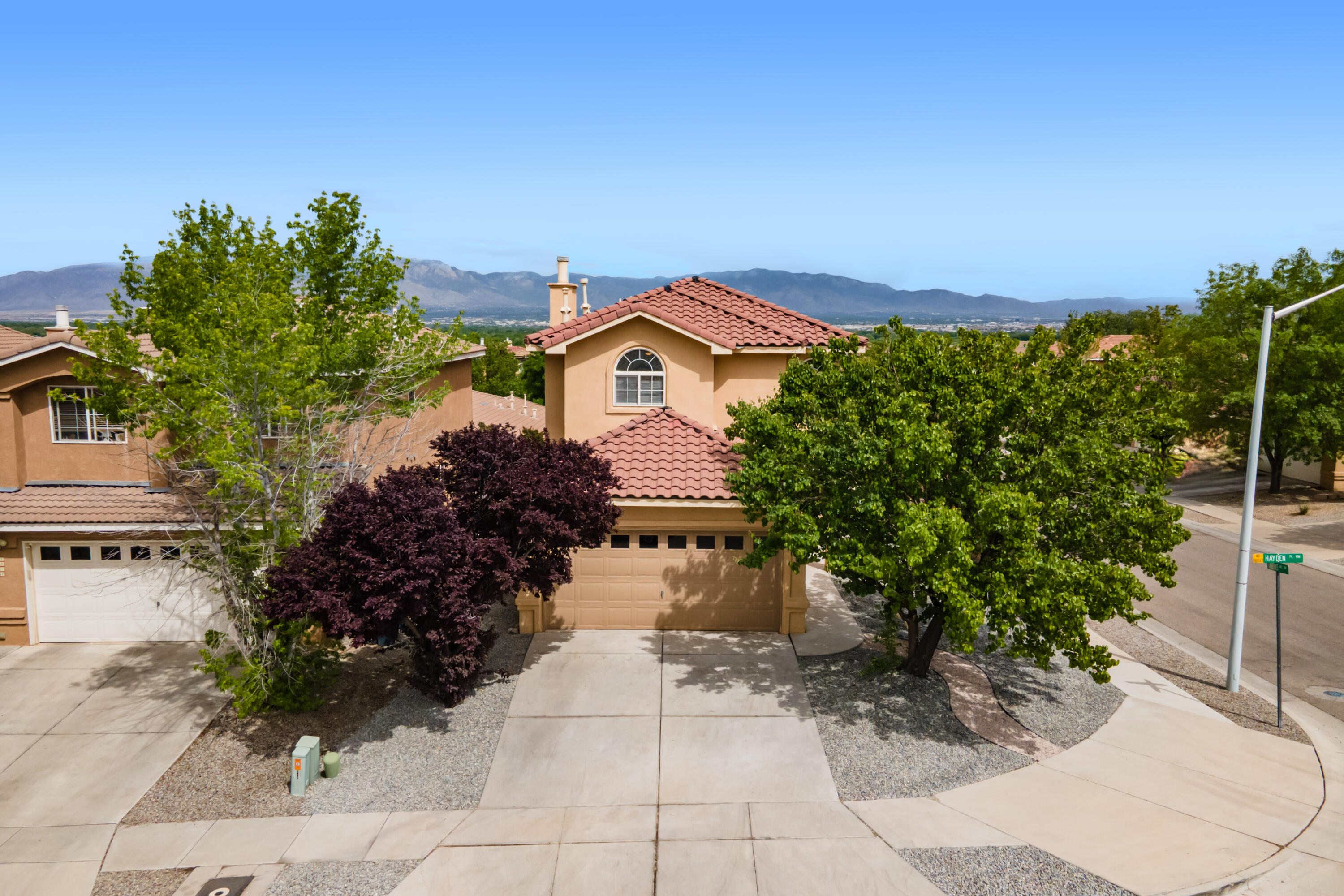 Photo 4 — 4820 Hayden Place NW