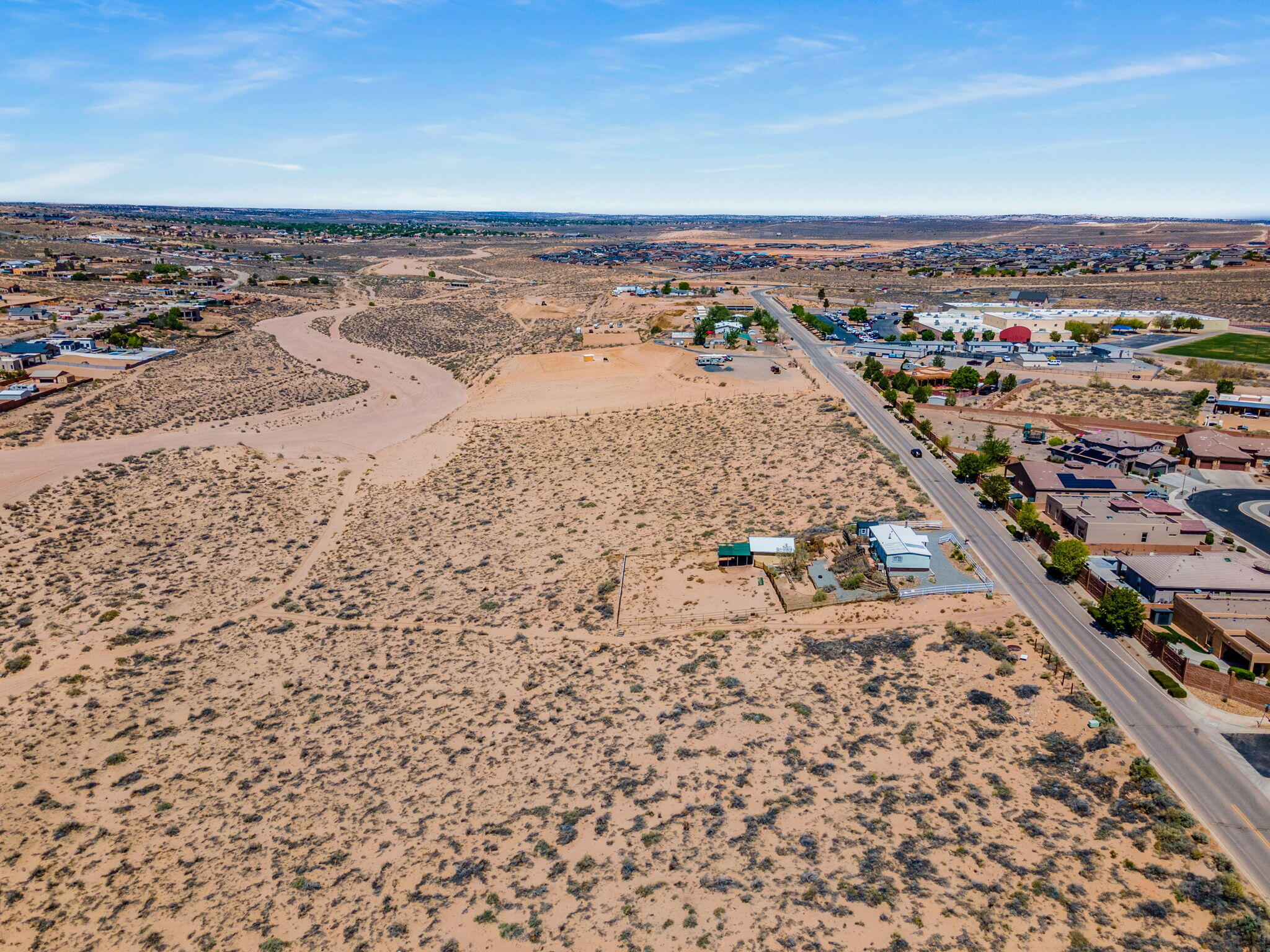 Photo 4 — 550B Fruta Road NE
