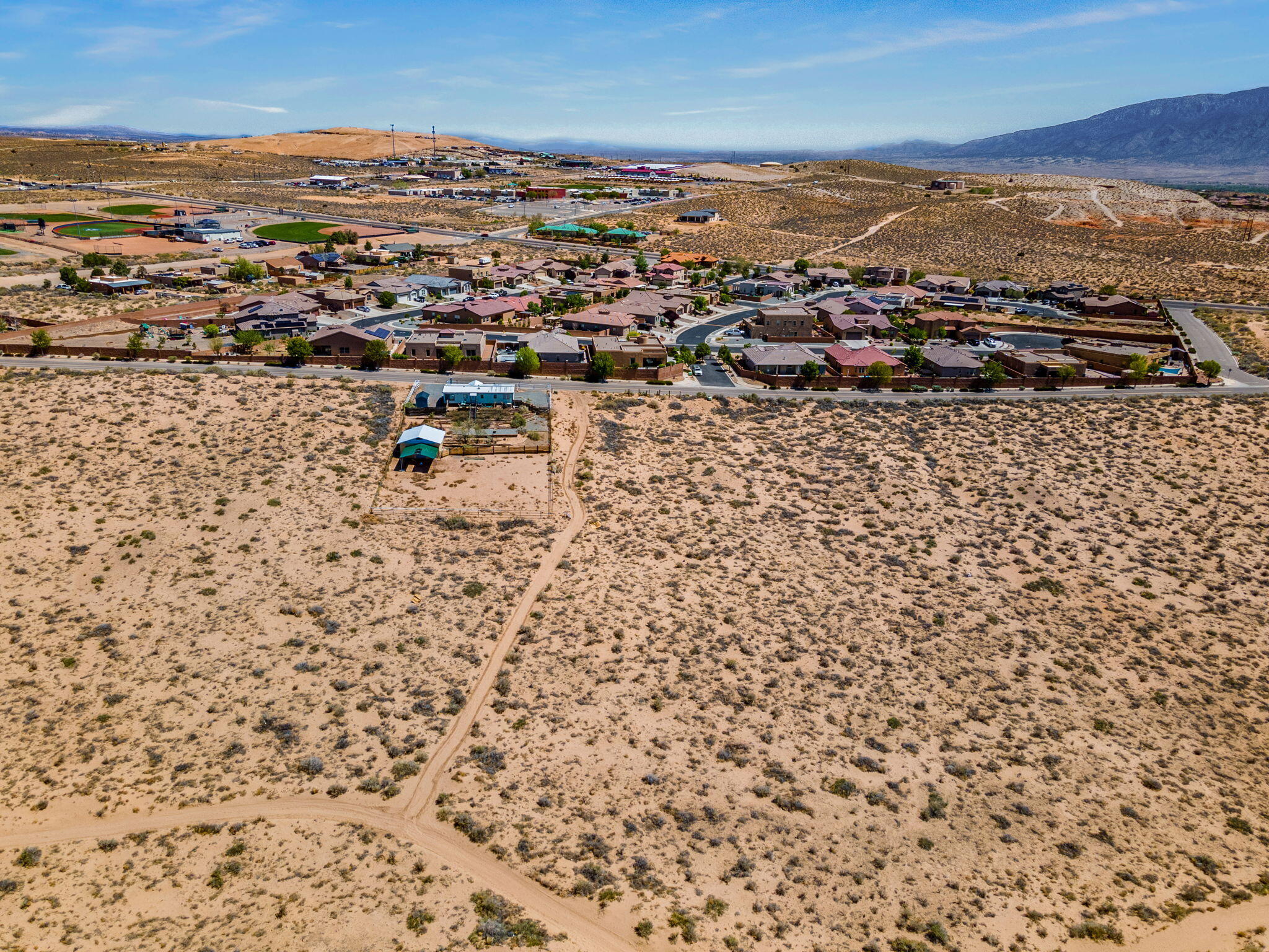 Photo 5 — 550B Fruta Road NE