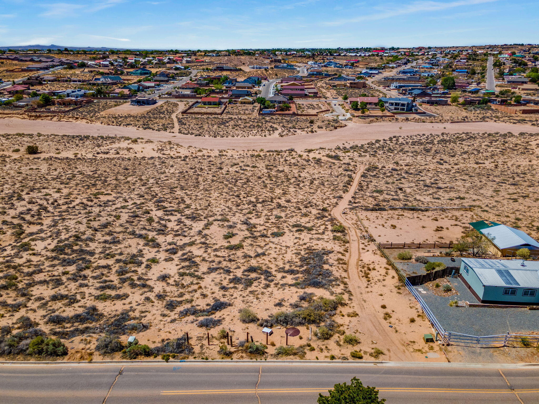 Photo 9 — 550B Fruta Road NE