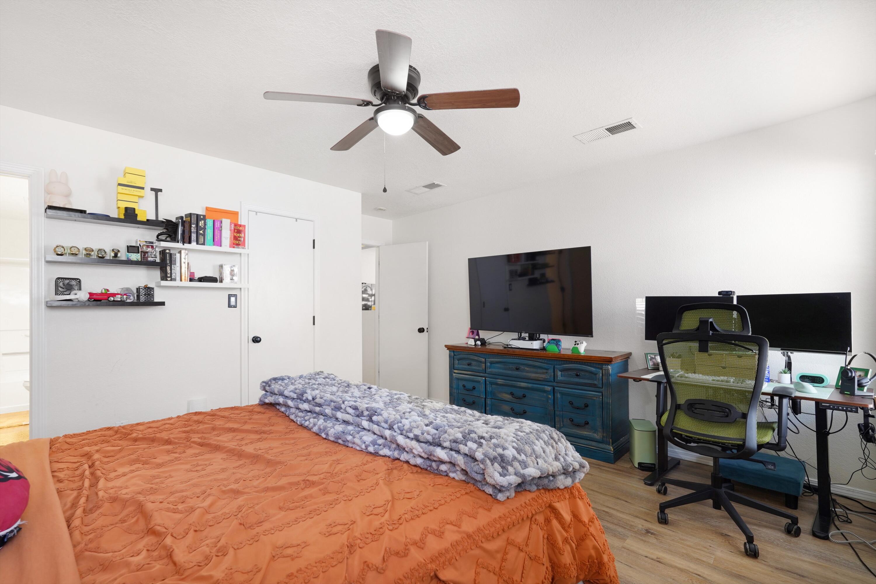 Photo 11 — 6147 Park South Place NW