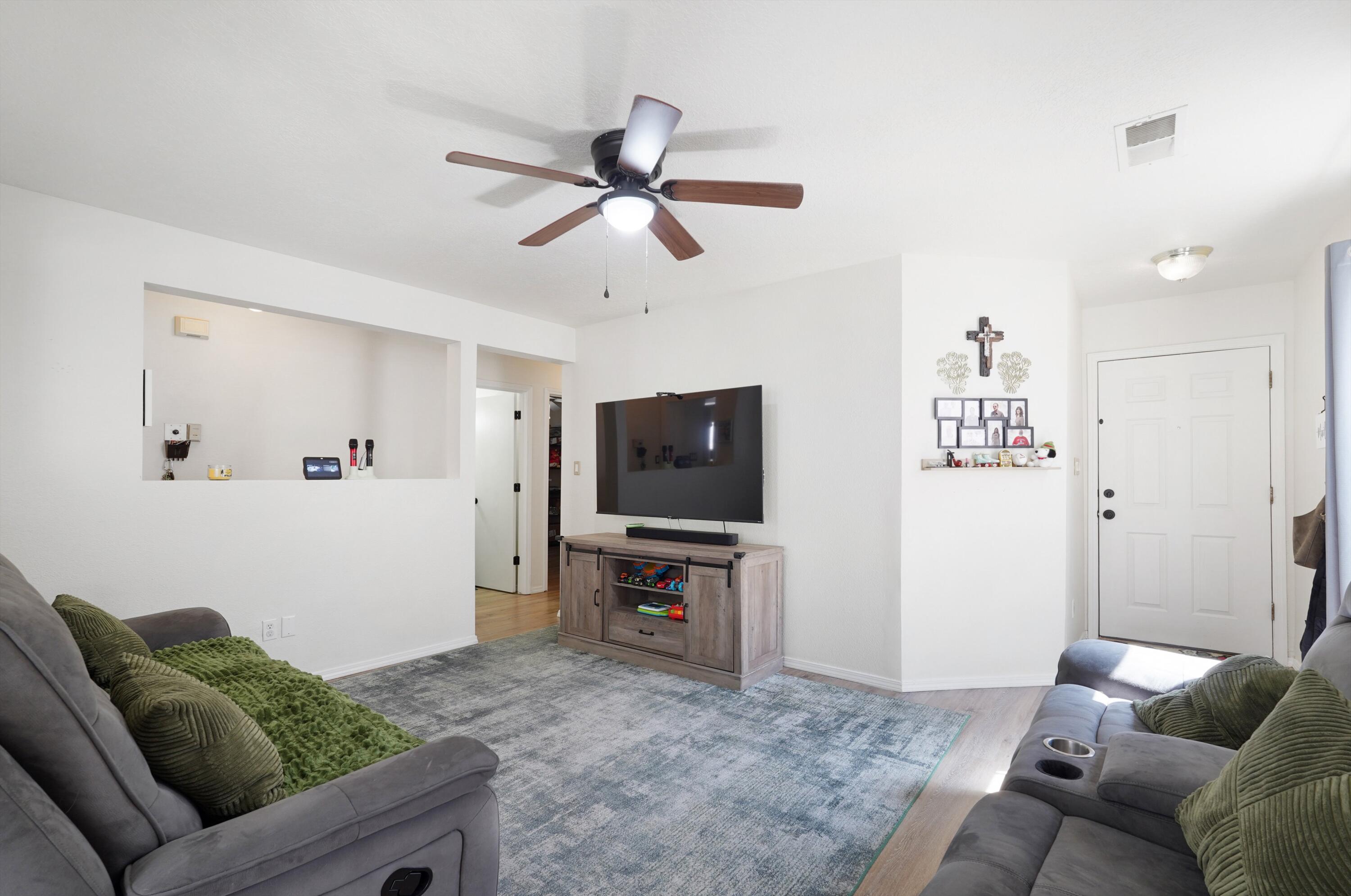 Photo 4 — 6147 Park South Place NW
