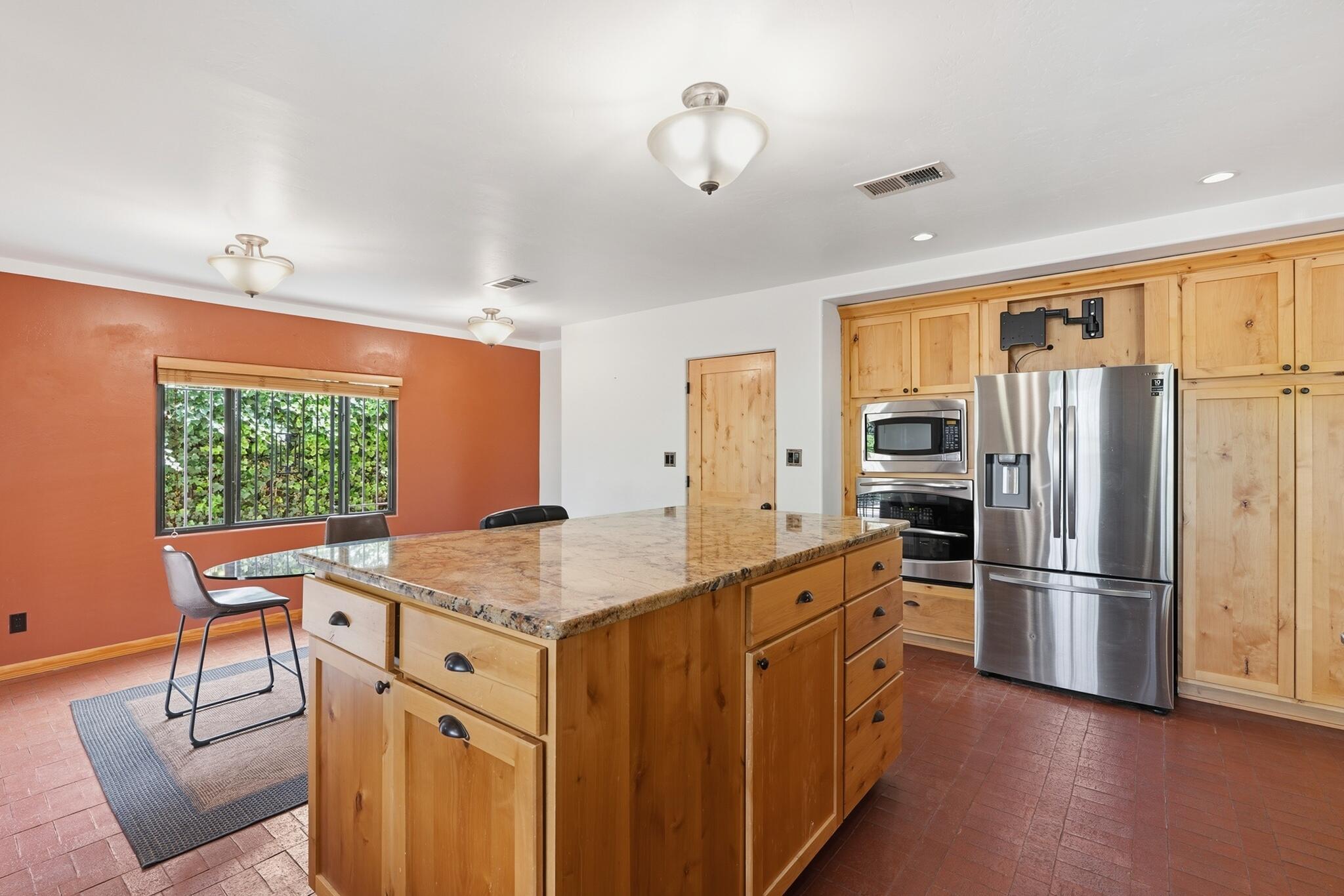 Photo 17 — 1405 Sigma Chi Road NE