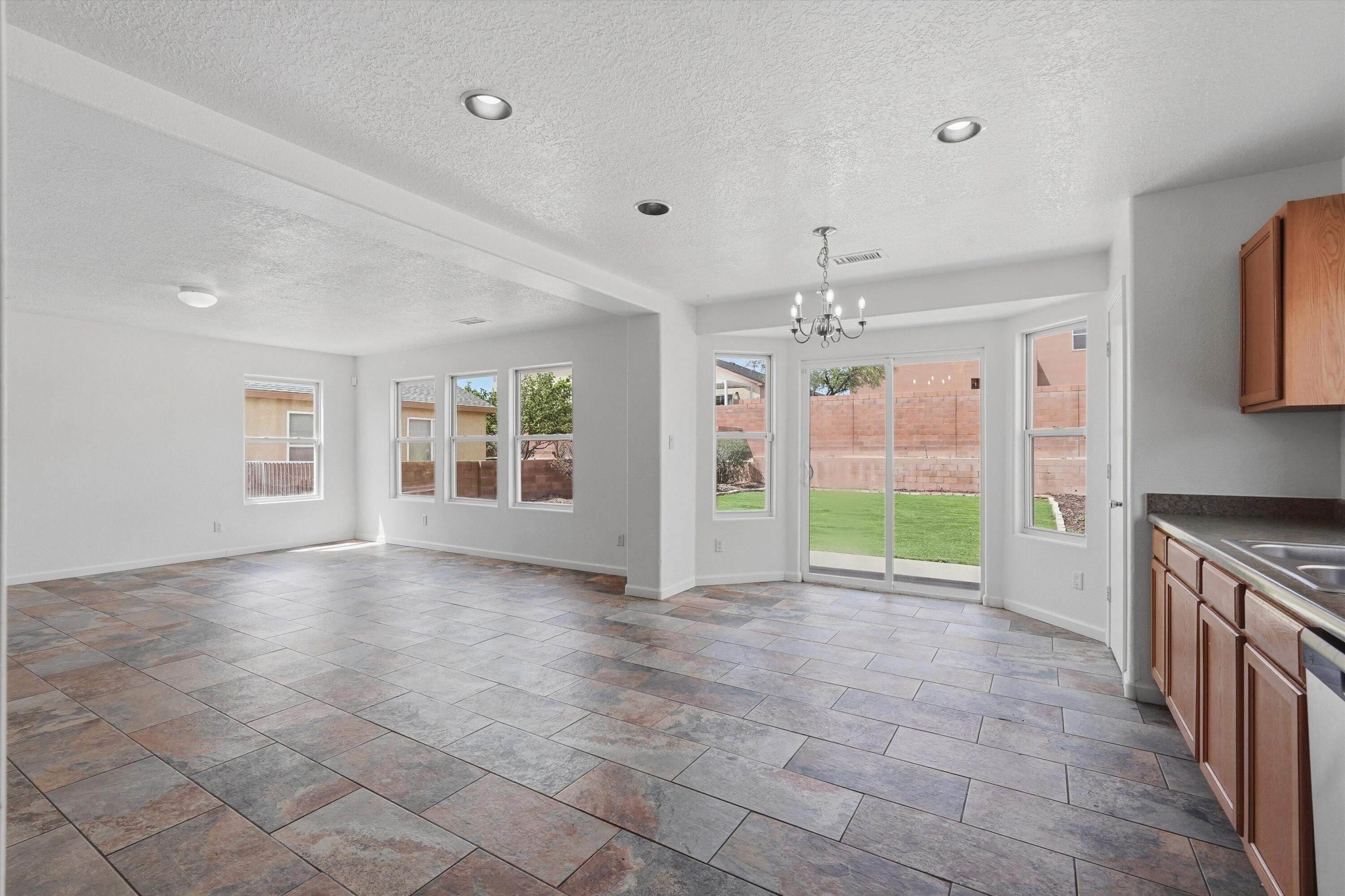 Photo 3 — 2911 Richardson Way SW