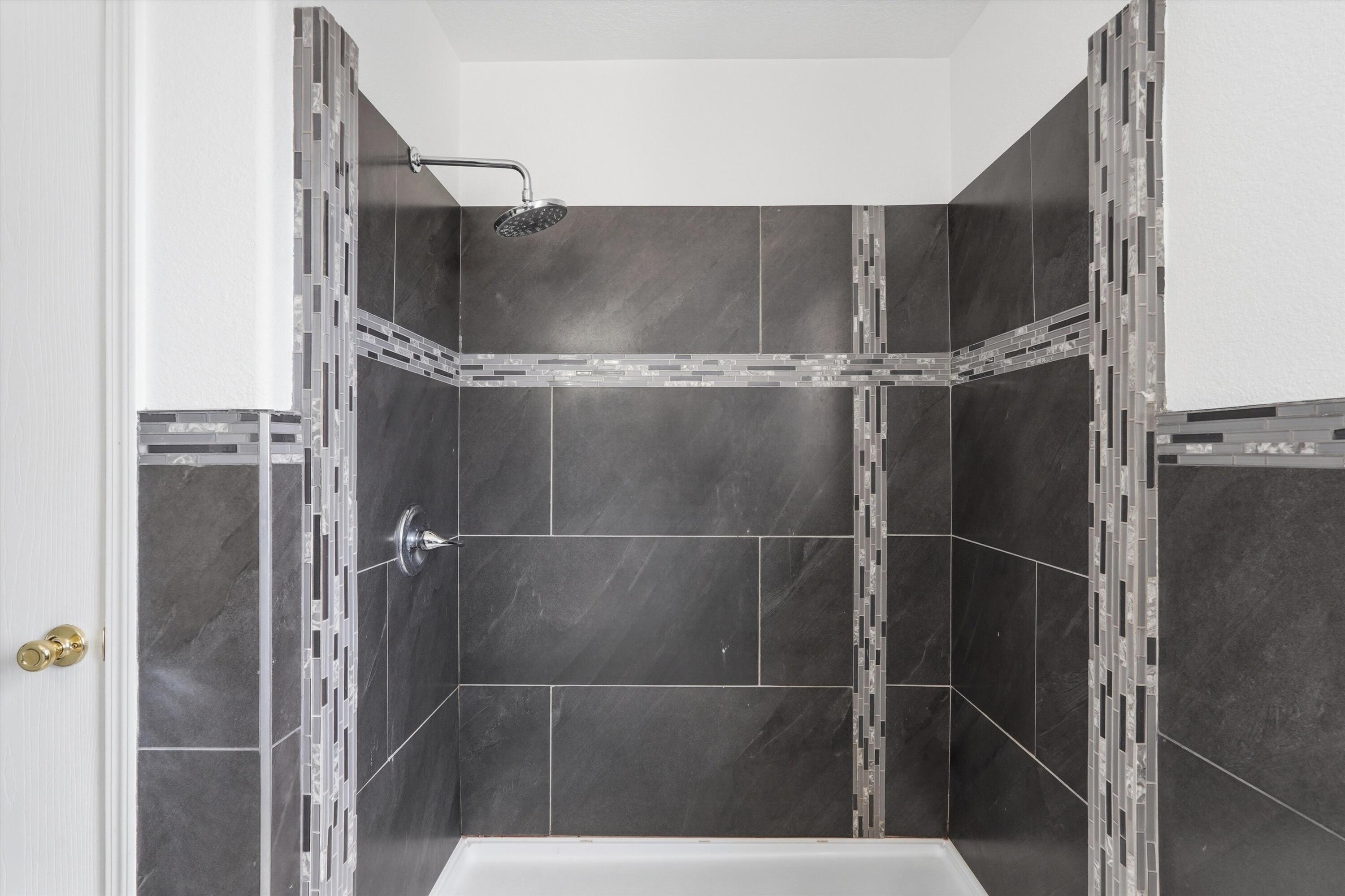 Photo 15 — 2911 Richardson Way SW