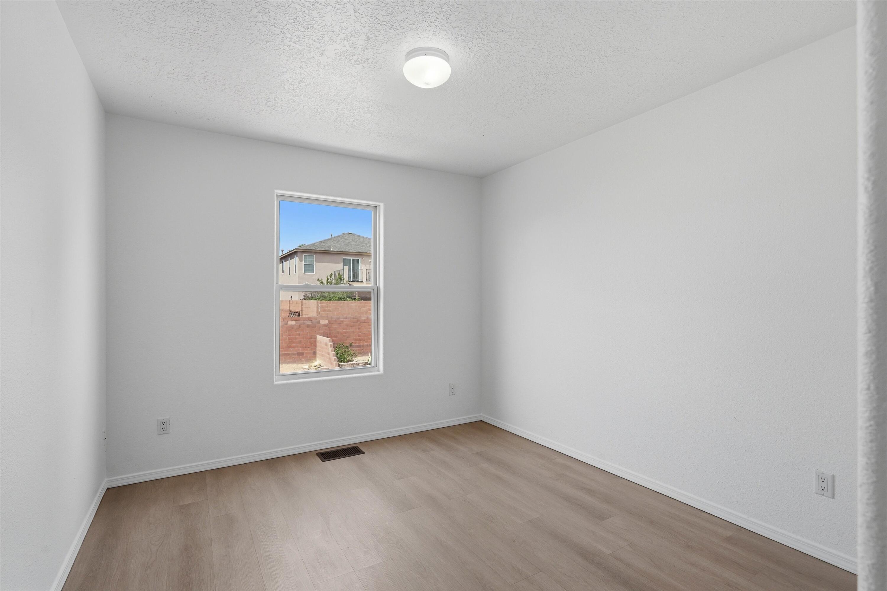 Photo 16 — 2911 Richardson Way SW