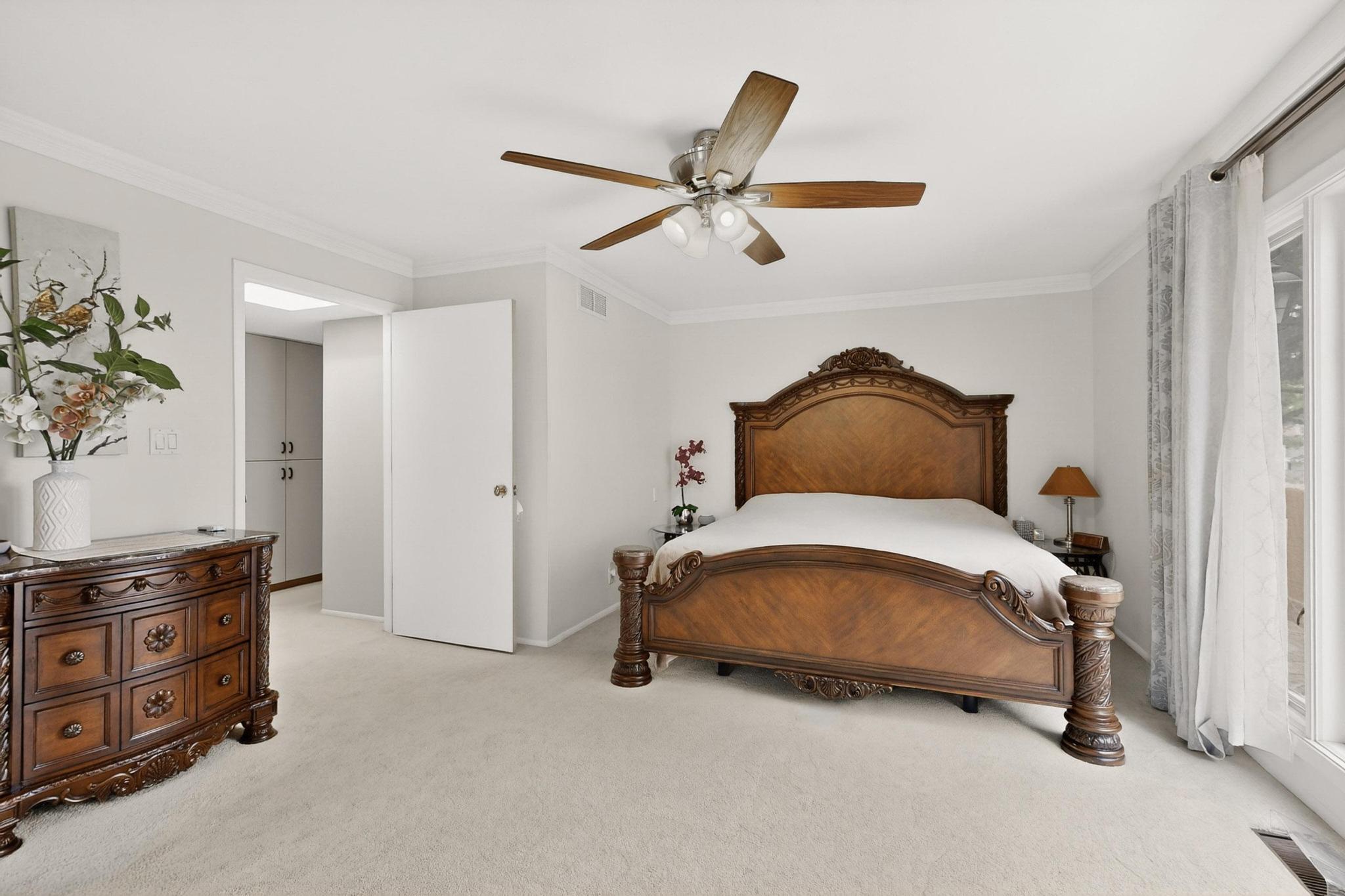 Photo 2 — 9515 Augusta Avenue NE