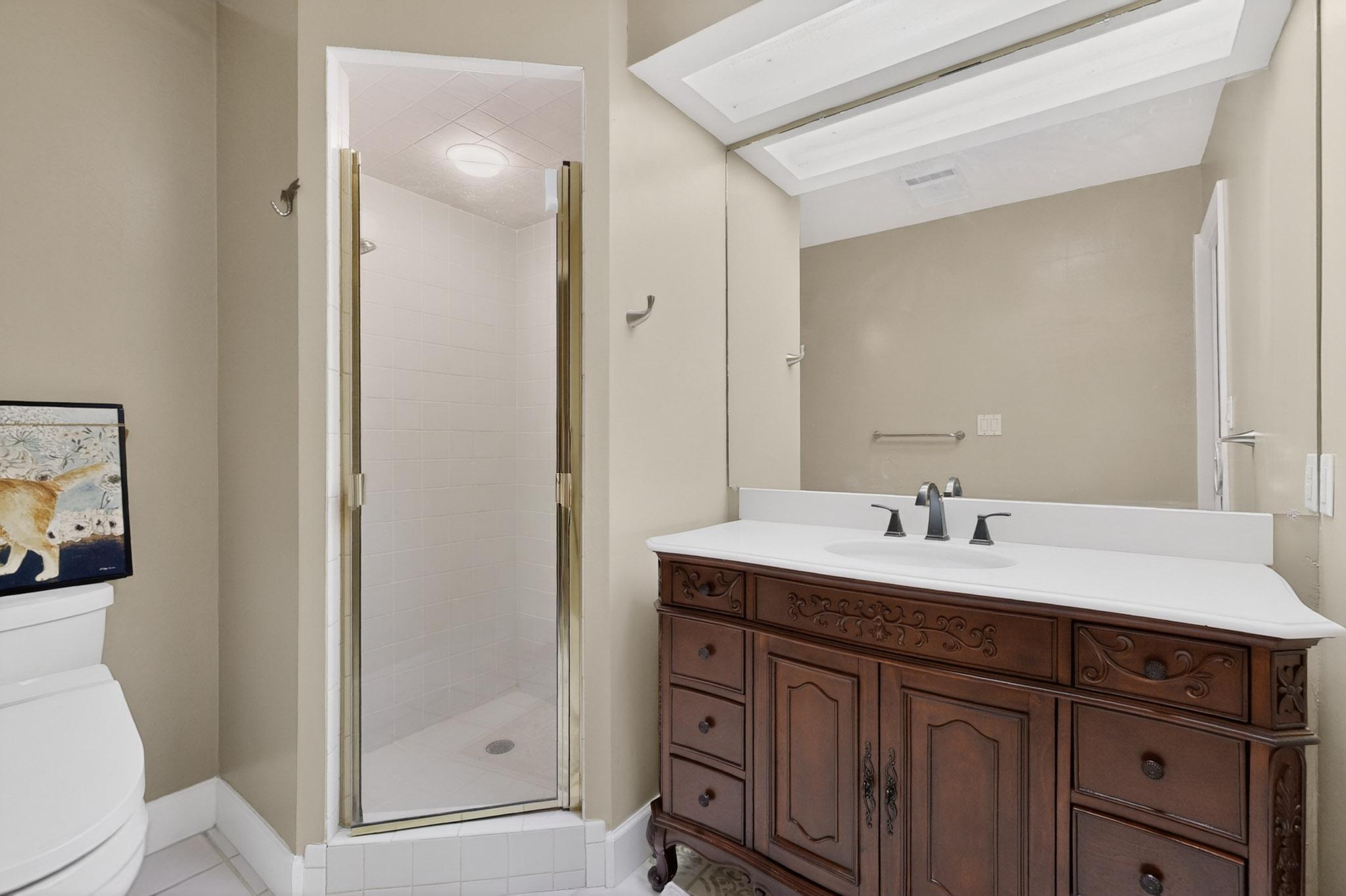 Photo 14 — 9515 Augusta Avenue NE