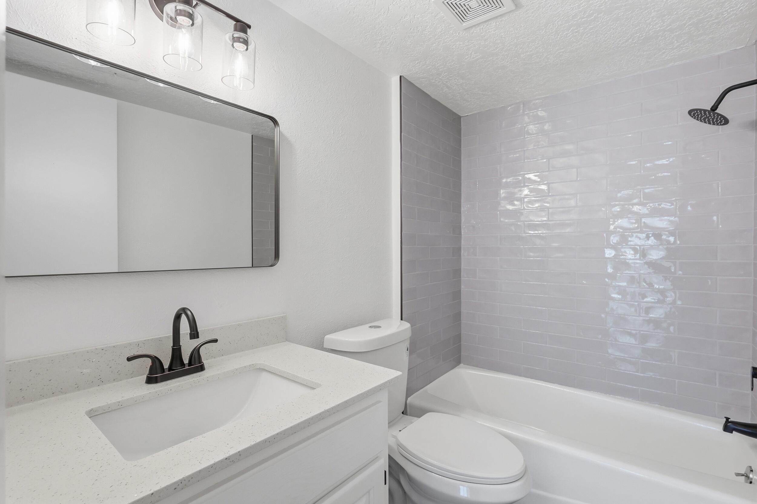 Photo 14 — 720 Tramway Lane NE UNIT 24