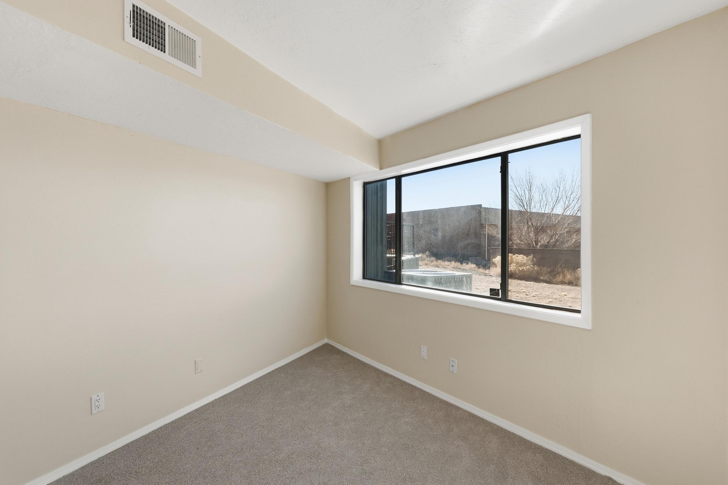Photo 11 — 720 Tramway Lane NE UNIT 24
