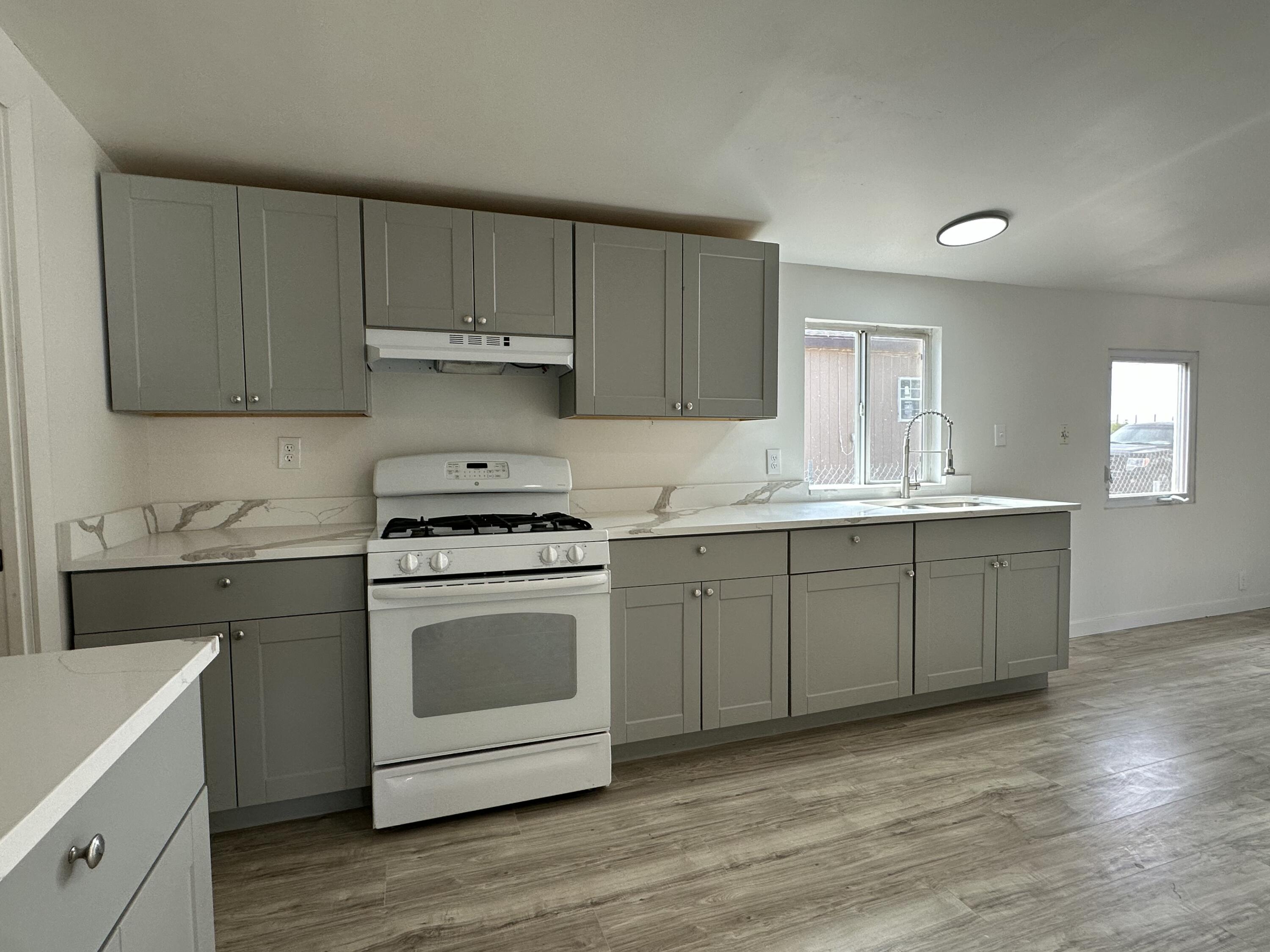 Photo 20 — 908 10th Avenue NE