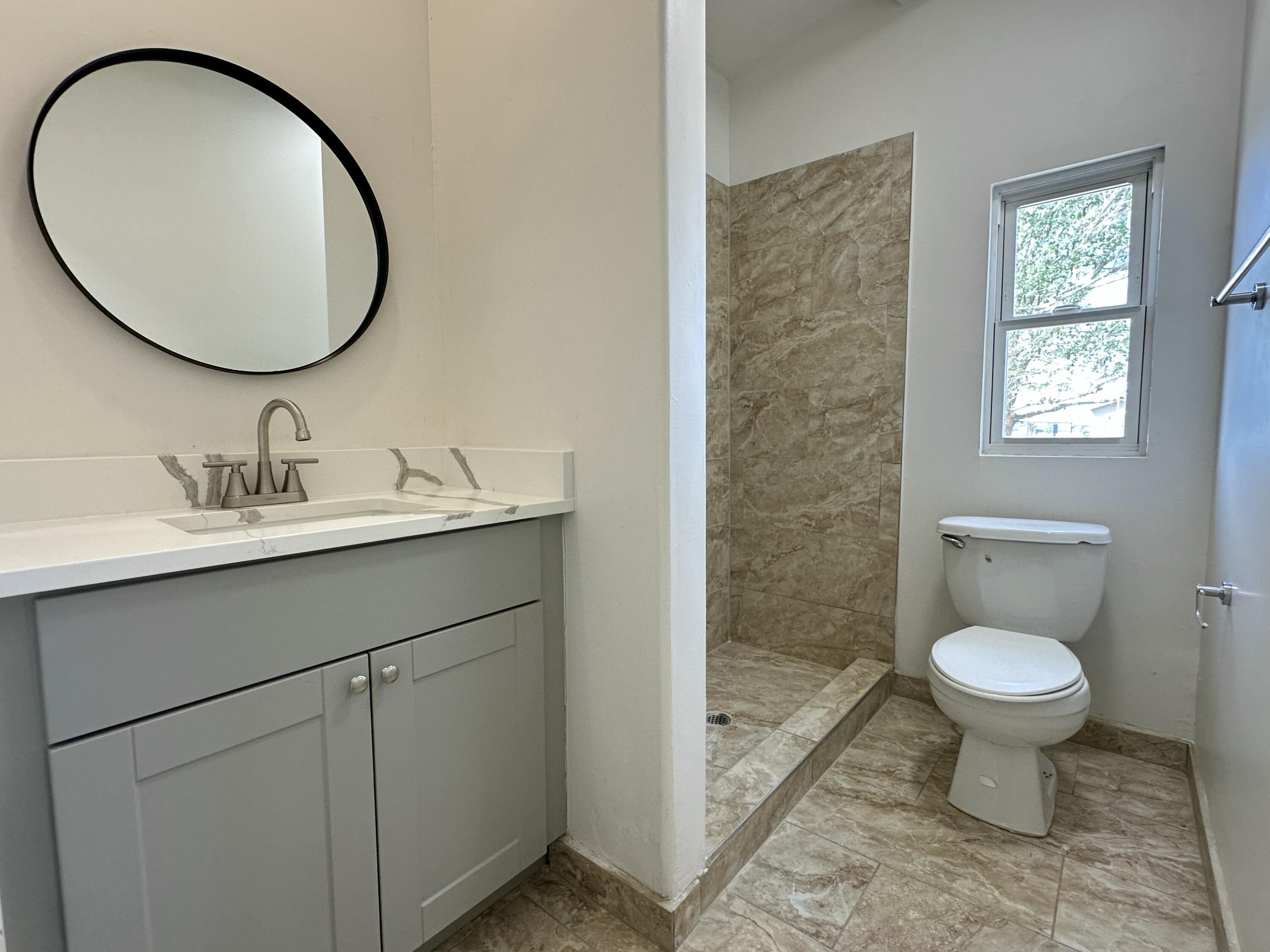 Photo 15 — 908 10th Avenue NE