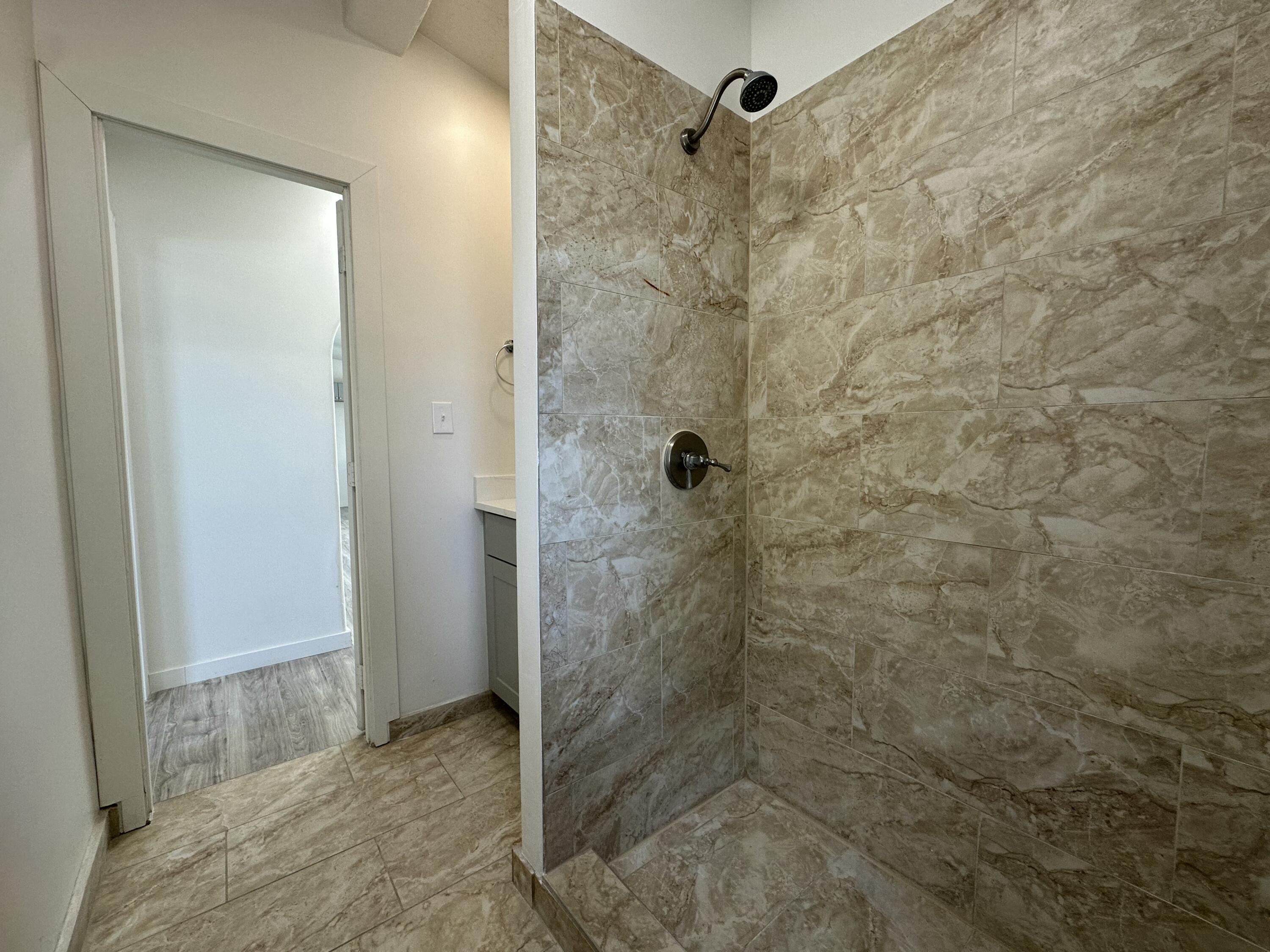 Photo 13 — 908 10th Avenue NE
