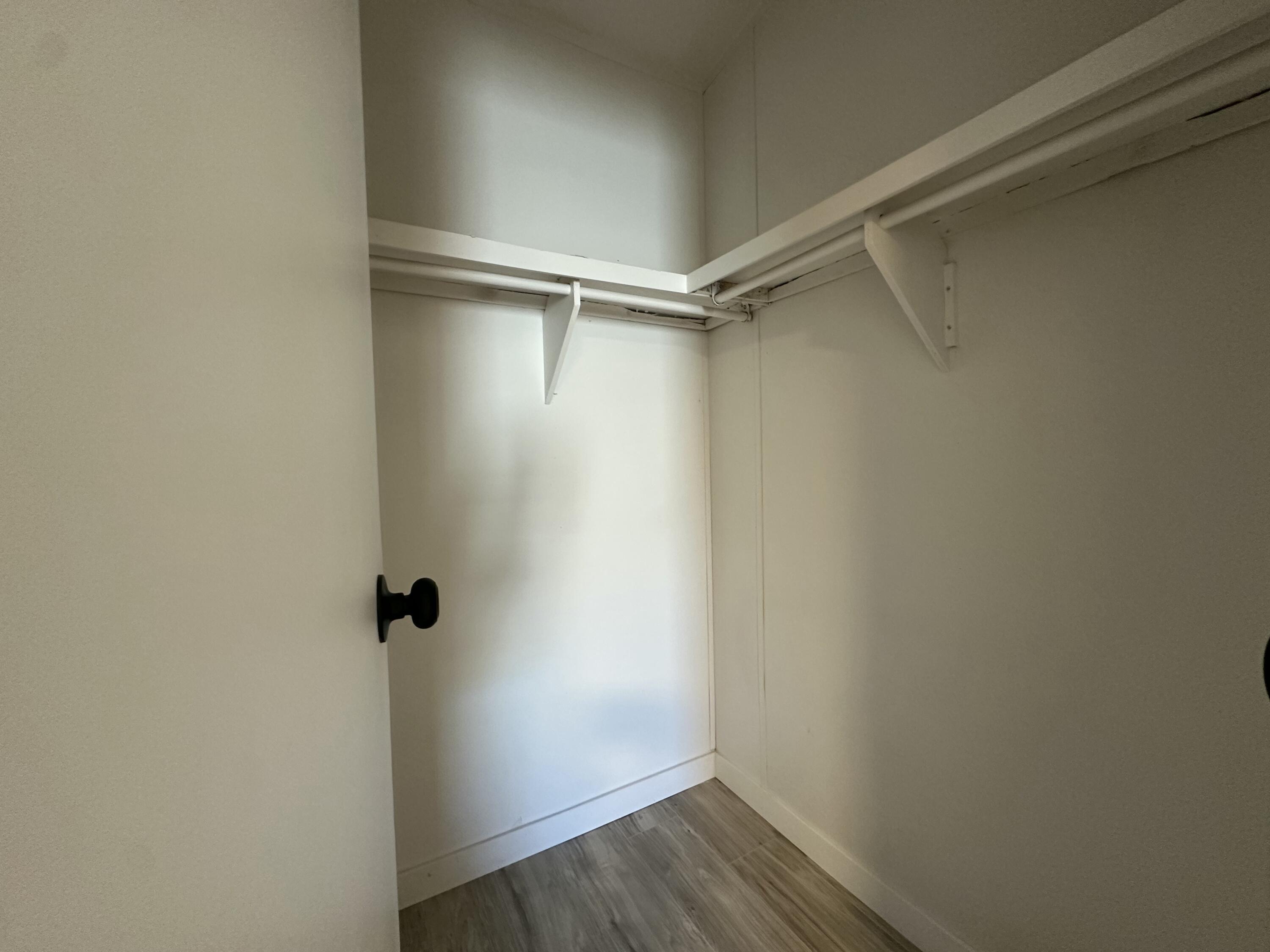 Photo 10 — 908 10th Avenue NE
