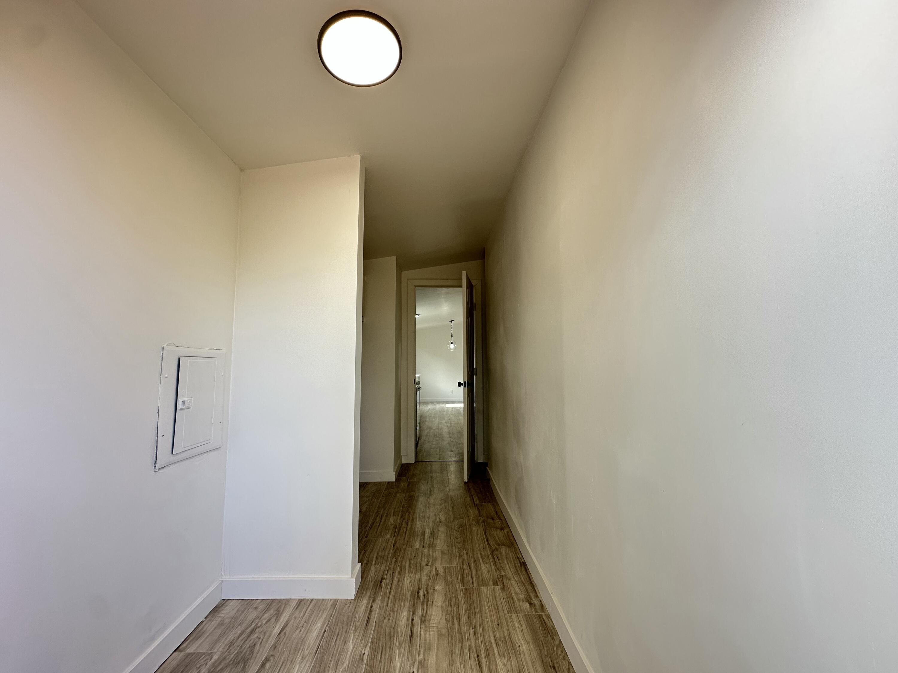 Photo 6 — 908 10th Avenue NE