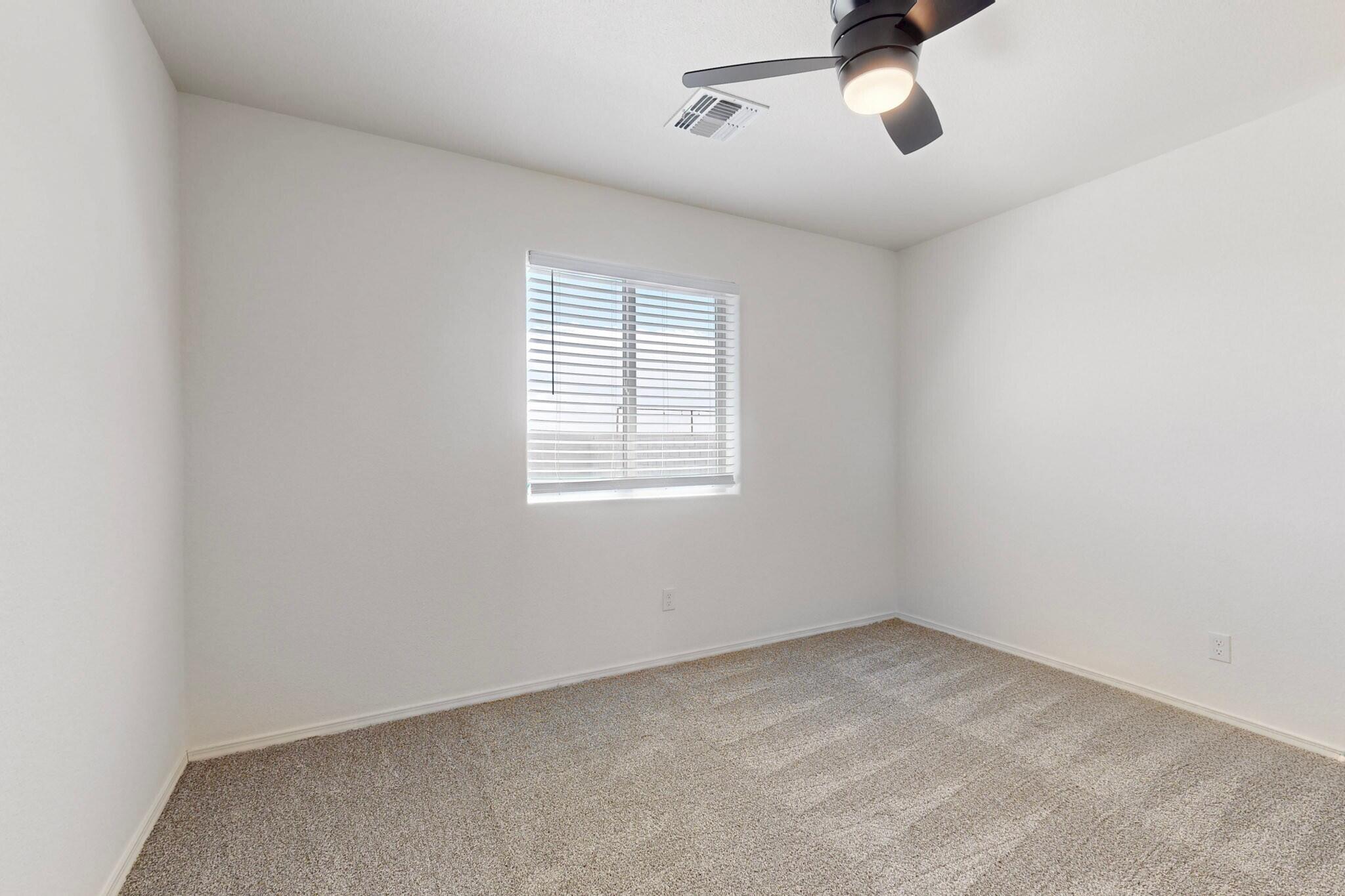Photo 5 — 2501 Desi Loop