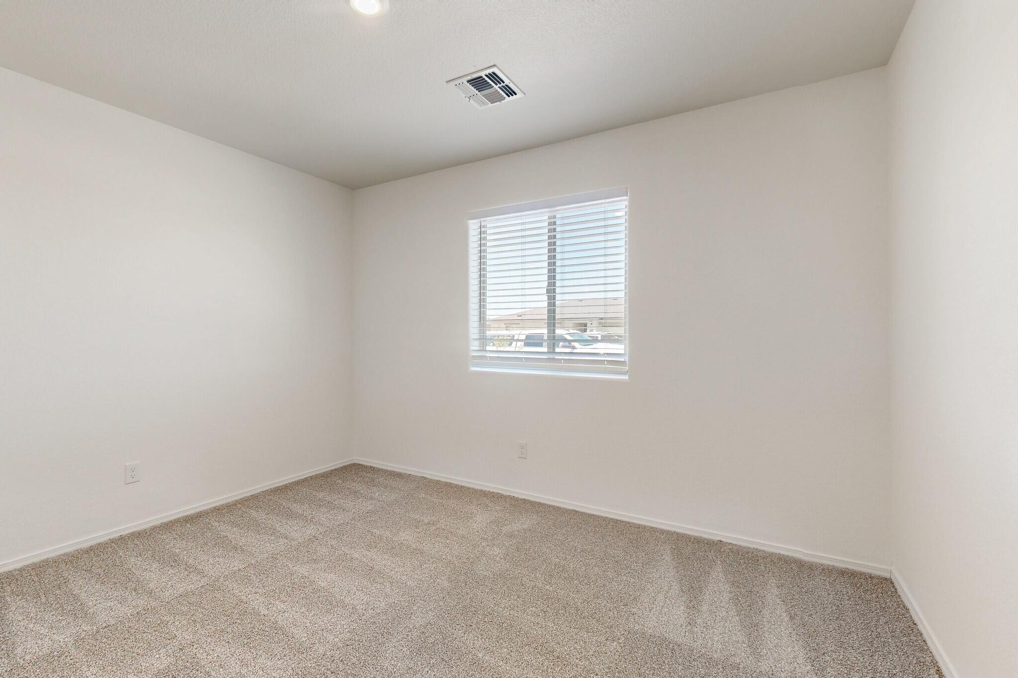 Photo 9 — 2501 Desi Loop