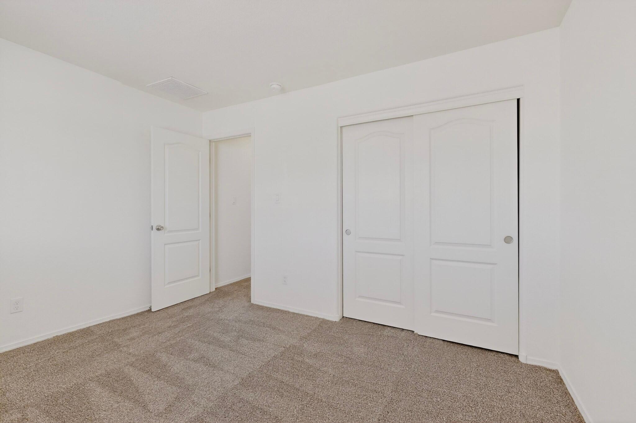Photo 10 — 2501 Desi Loop