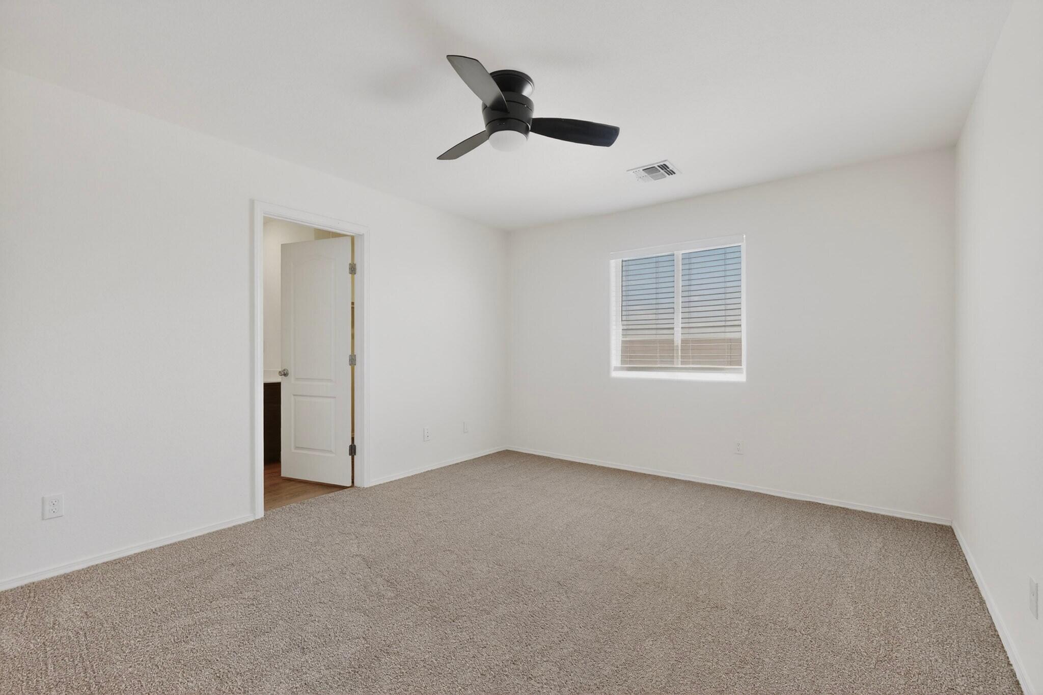 Photo 13 — 2501 Desi Loop