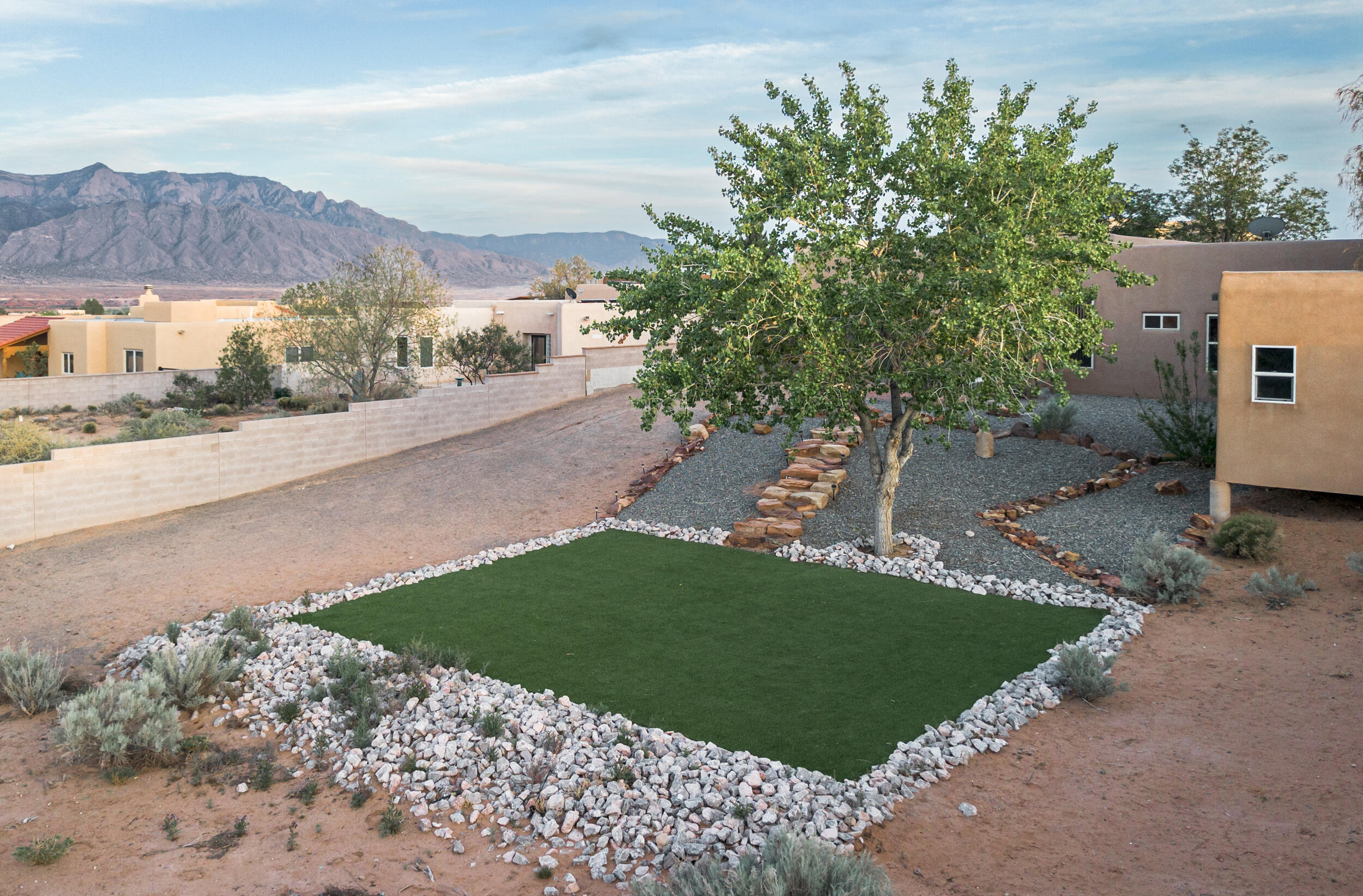 Photo 18 — 6111 La Paz Road NE