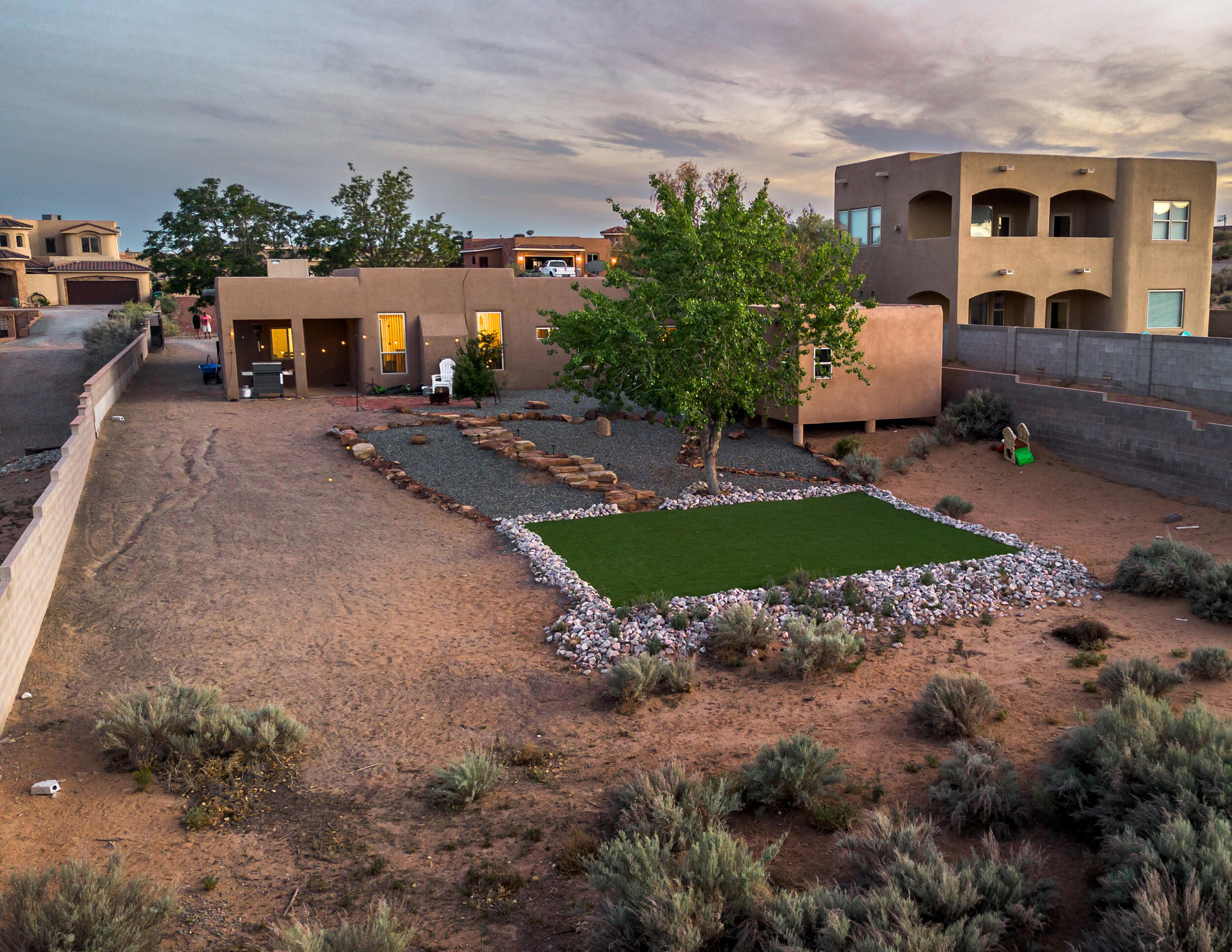 Photo 16 — 6111 La Paz Road NE