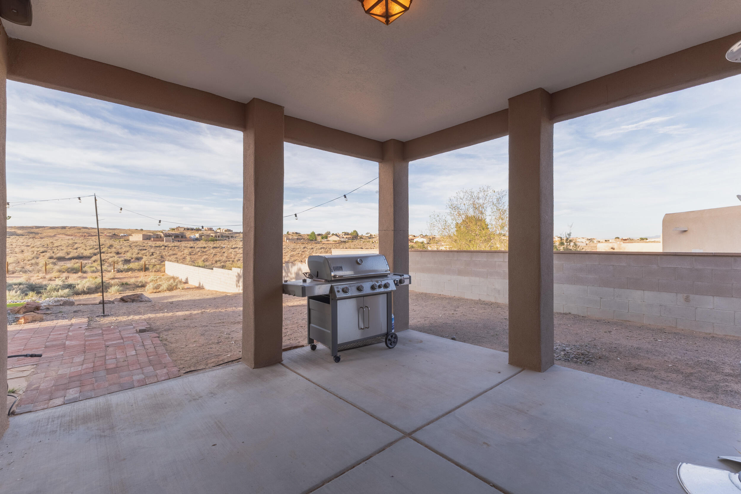 Photo 14 — 6111 La Paz Road NE