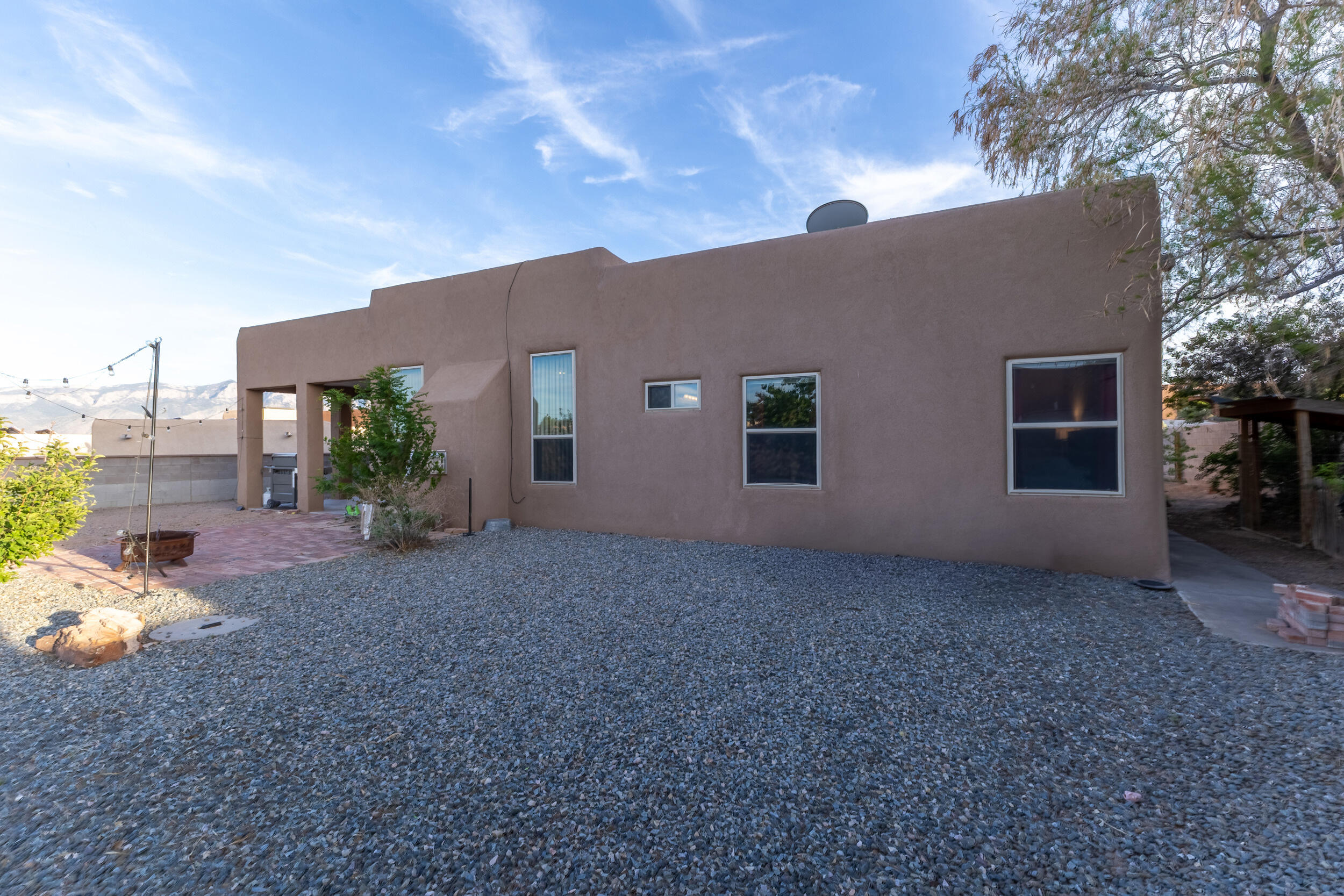 Photo 11 — 6111 La Paz Road NE