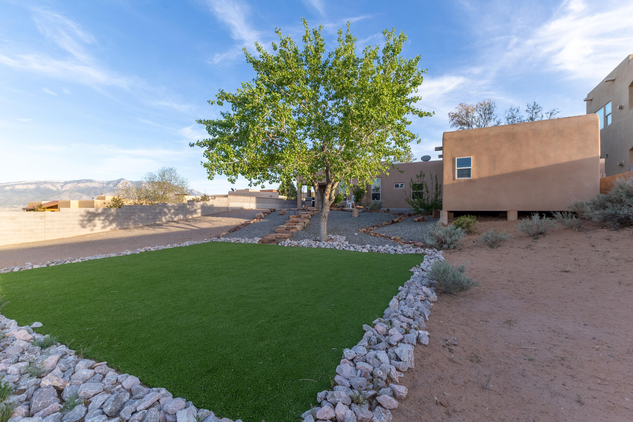 Photo 9 — 6111 La Paz Road NE