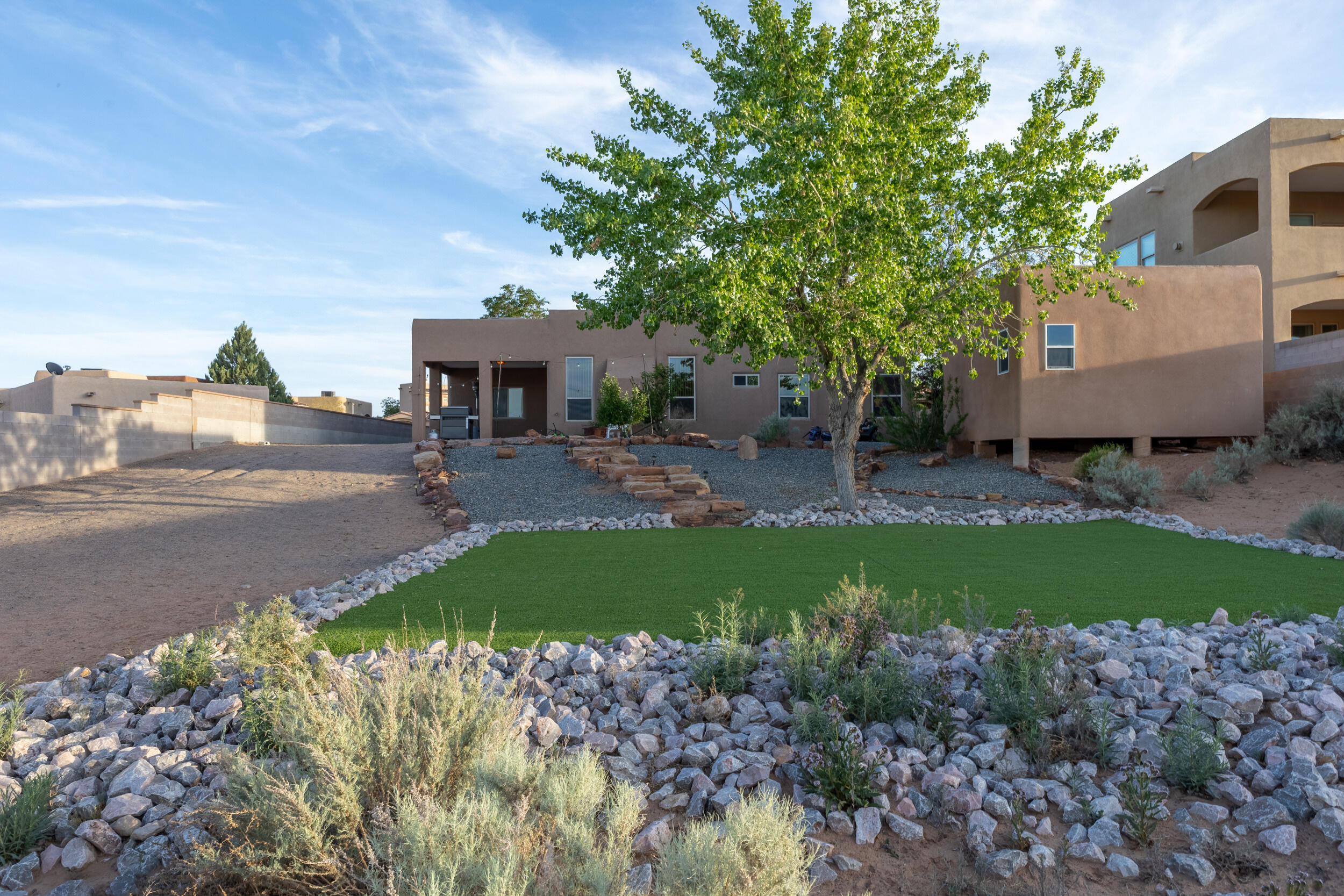 Photo 8 — 6111 La Paz Road NE