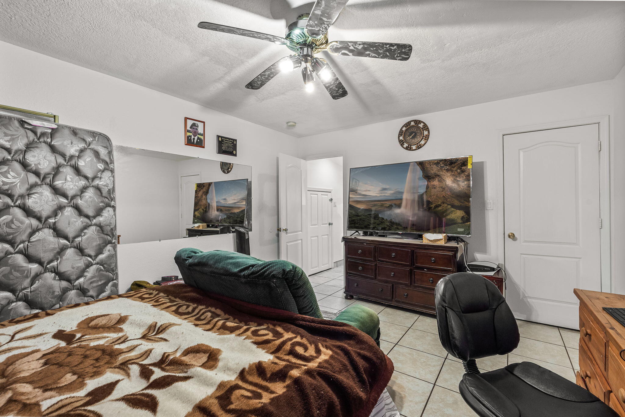 Photo 12 — 4800 Driftwood Avenue NW