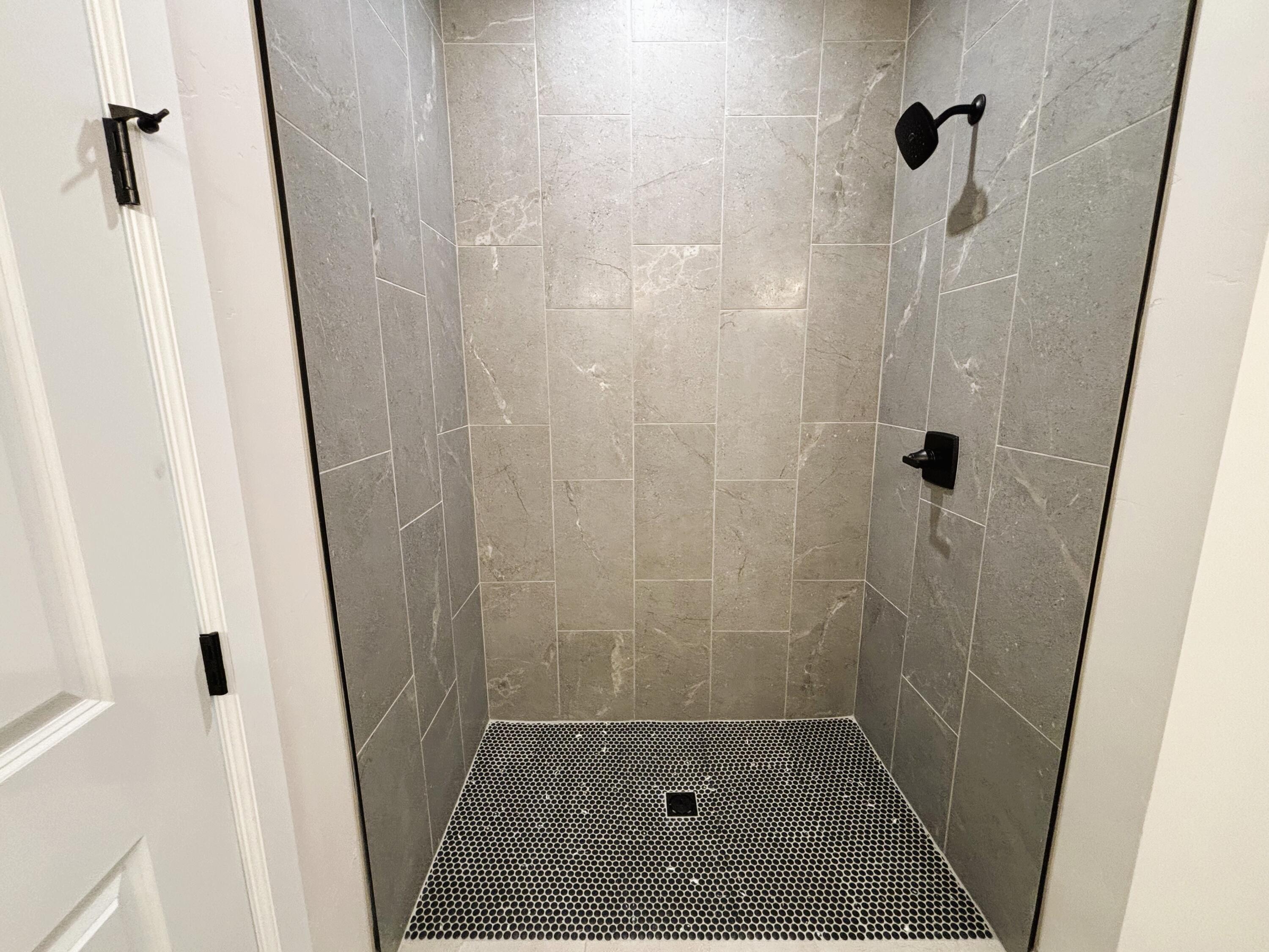 Photo 5 — 6023 Gilpin Drive SE
