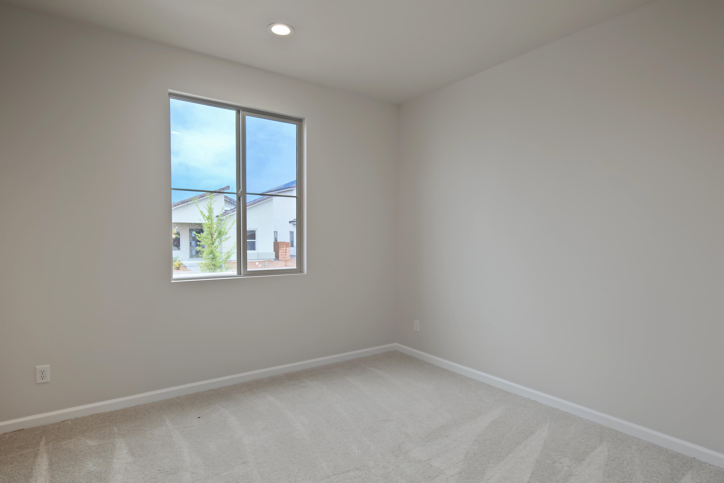 Photo 4 — 6023 Gilpin Drive SE